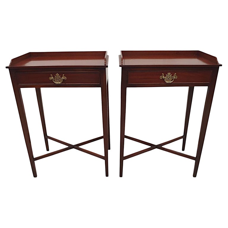 Lovely Pair of 20th Century Side Tables For Sale at 1stDibs