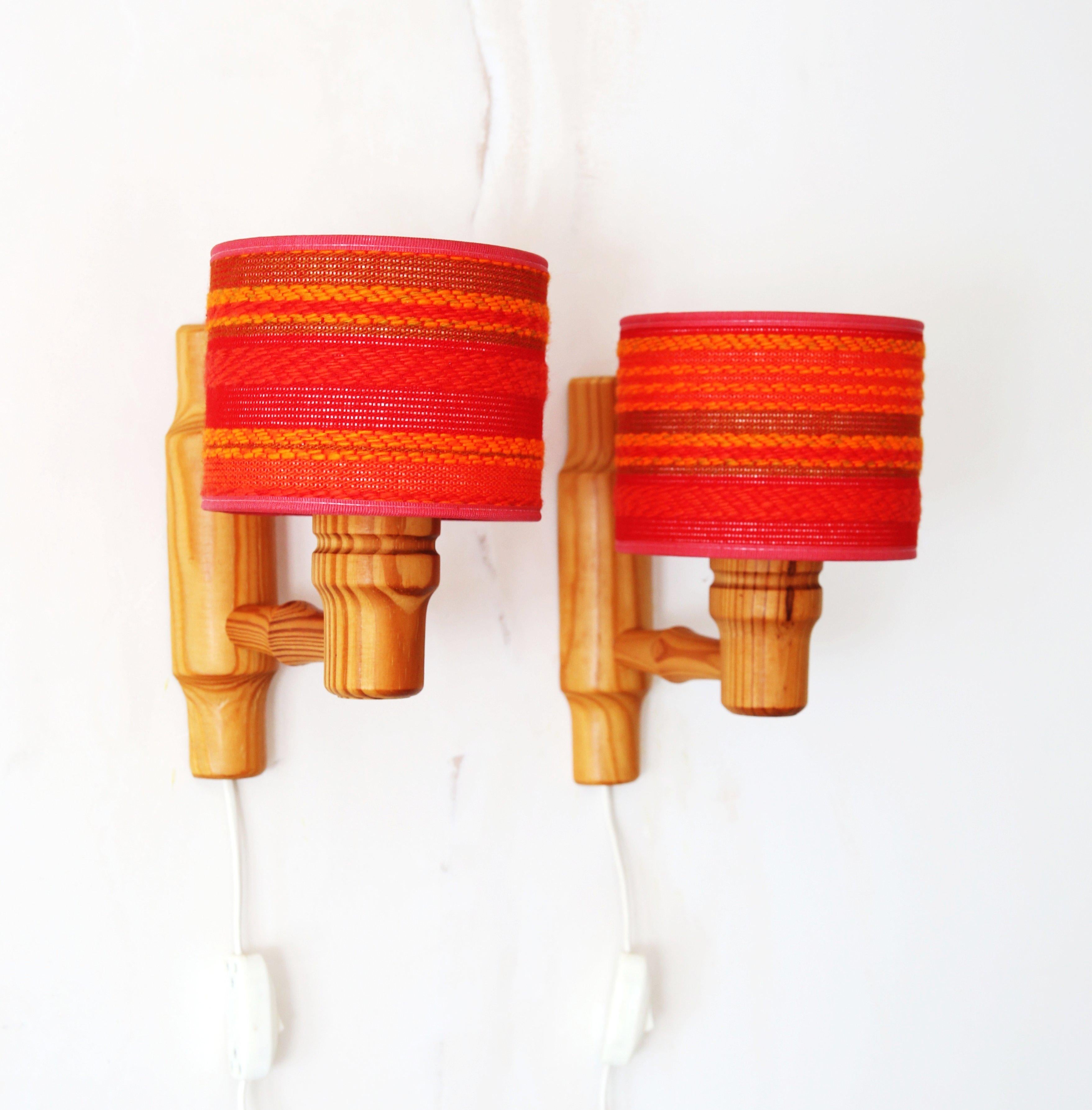 Mid-Century Modern A lovely pair of 70s Danish turned pine wall sconces by Maxam Denmark For Sale