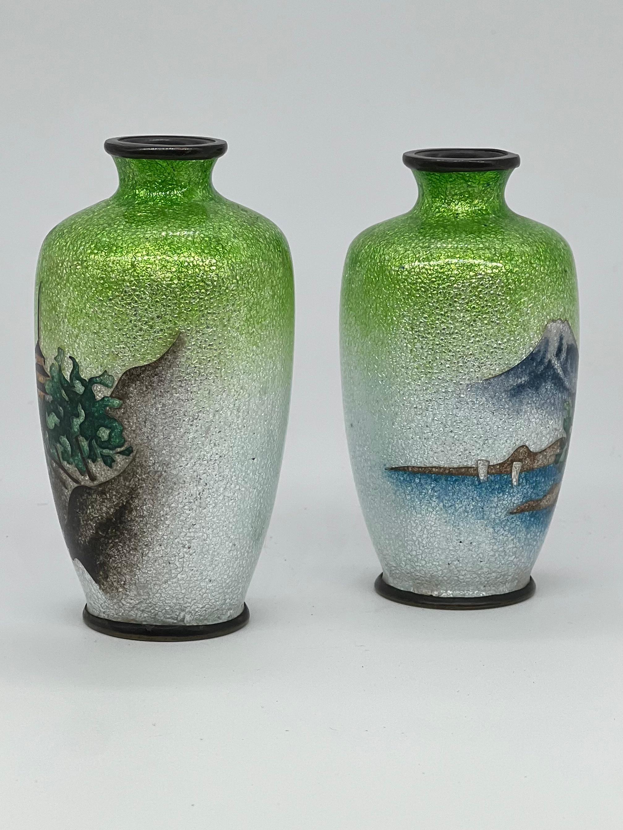 Lovely Pair of Antique Meiji Period Japanese Ginbari Cloisonne Vases, 19th C For Sale 1