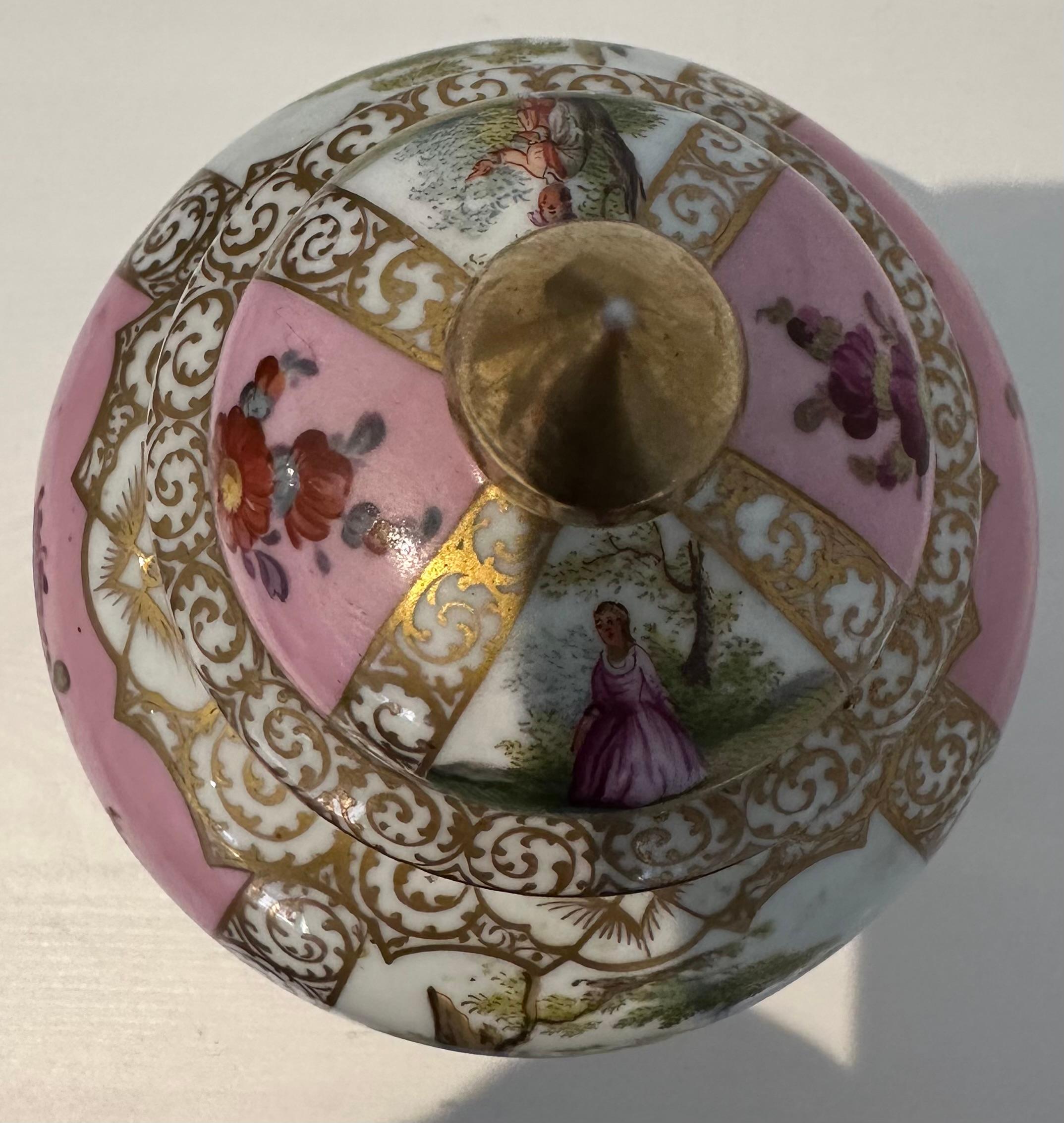 A lovely pair of Dresden porcelain lined vases For Sale 6