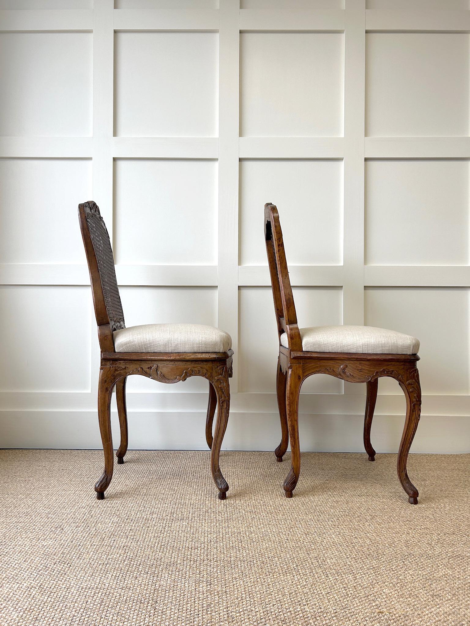 A Lovely Pair of Early 19th Century French Salon Chairs For Sale 4