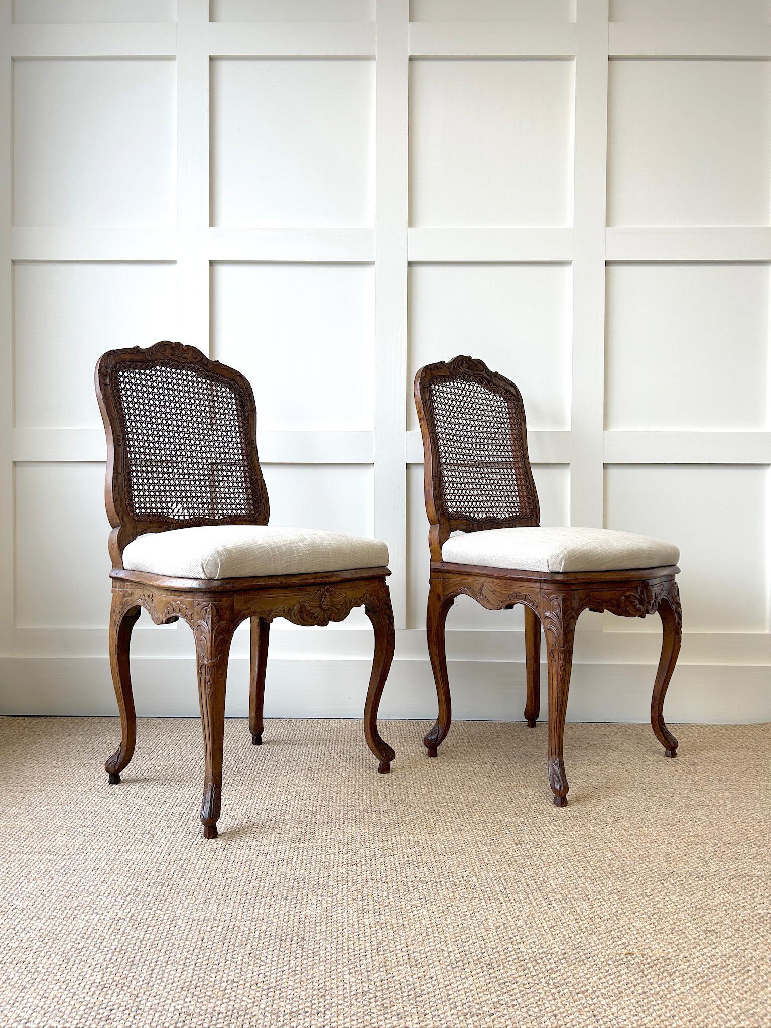 British A Lovely Pair of Early 19th Century French Salon Chairs For Sale