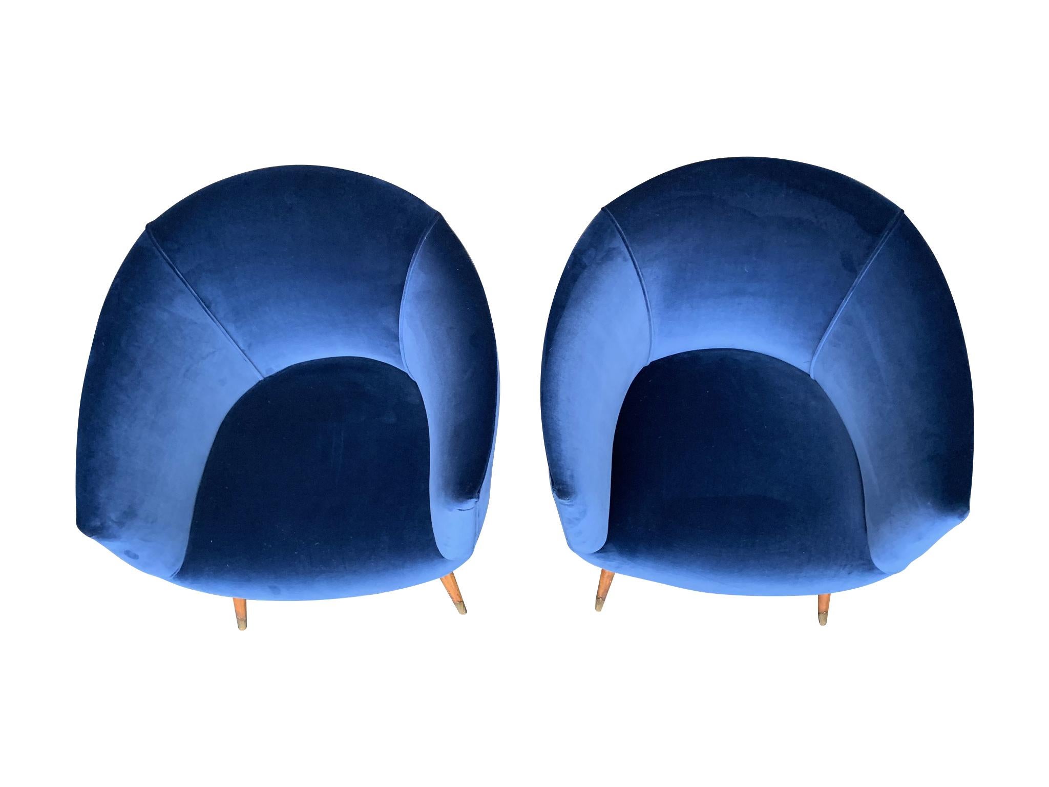 Lovely Pair of Italian 1950s Cocktail Chairs in the Style of Gio Ponti 5