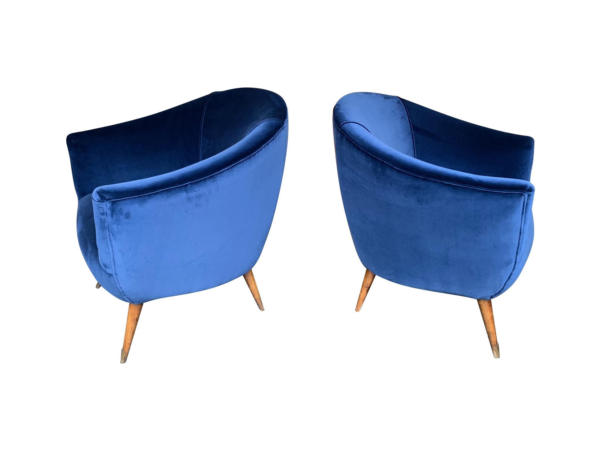 Lovely Pair of Italian 1950s Cocktail Chairs in the Style of Gio Ponti 6