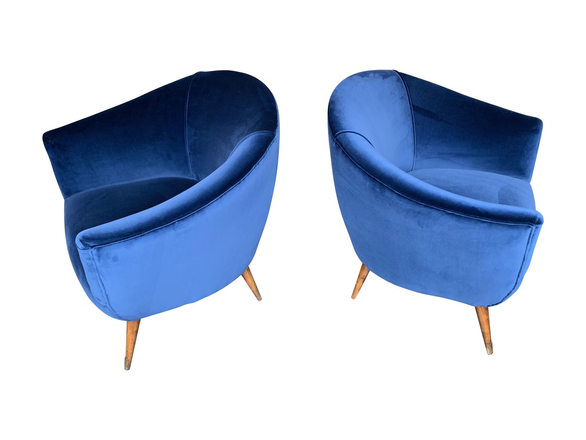 Lovely Pair of Italian 1950s Cocktail Chairs in the Style of Gio Ponti 8