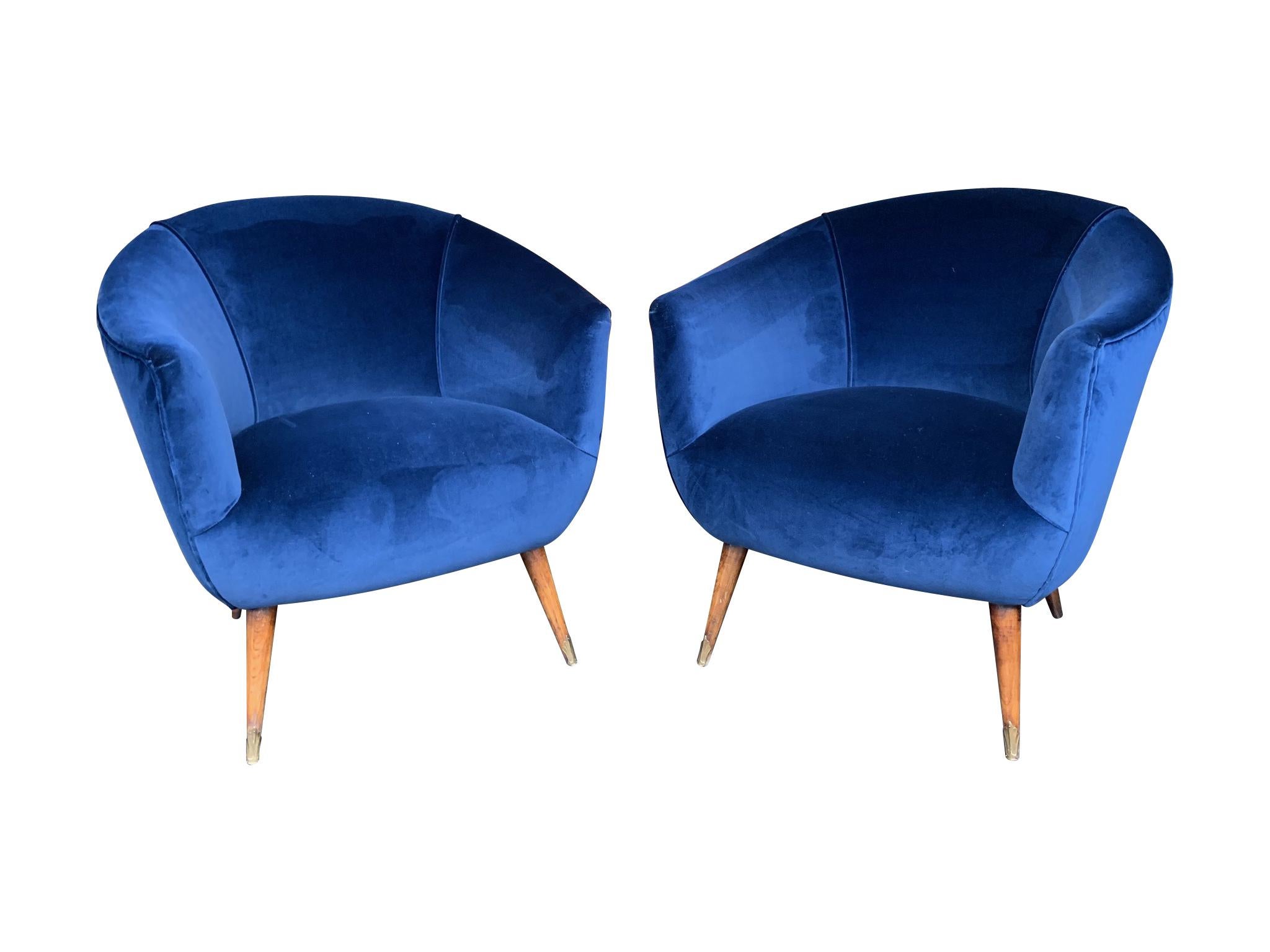 Mid-Century Modern Lovely Pair of Italian 1950s Cocktail Chairs in the Style of Gio Ponti