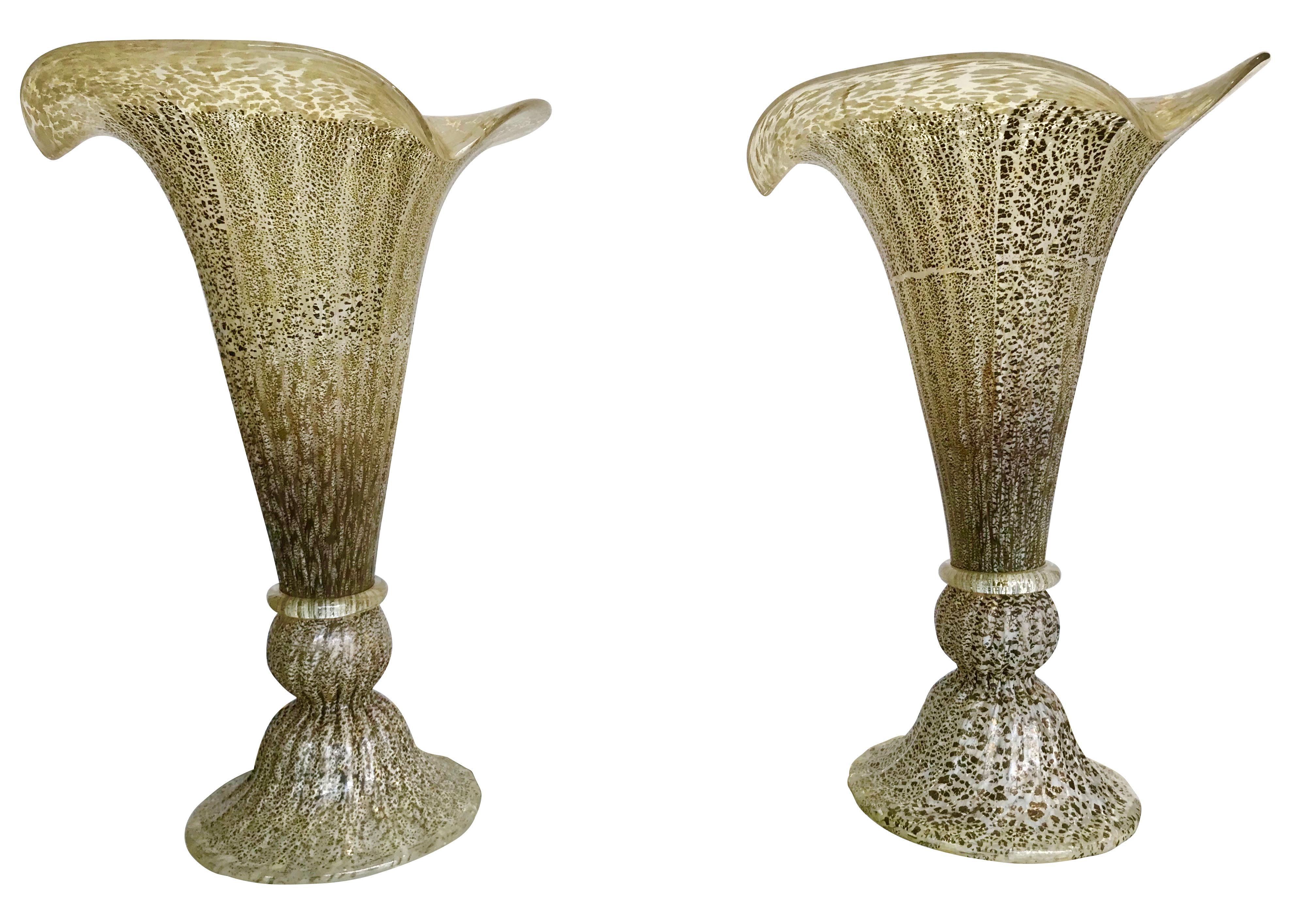 Mid-Century Modern Lovely Pair of Murano Glass Fluted Lamps with Mottled Ribbed Finish