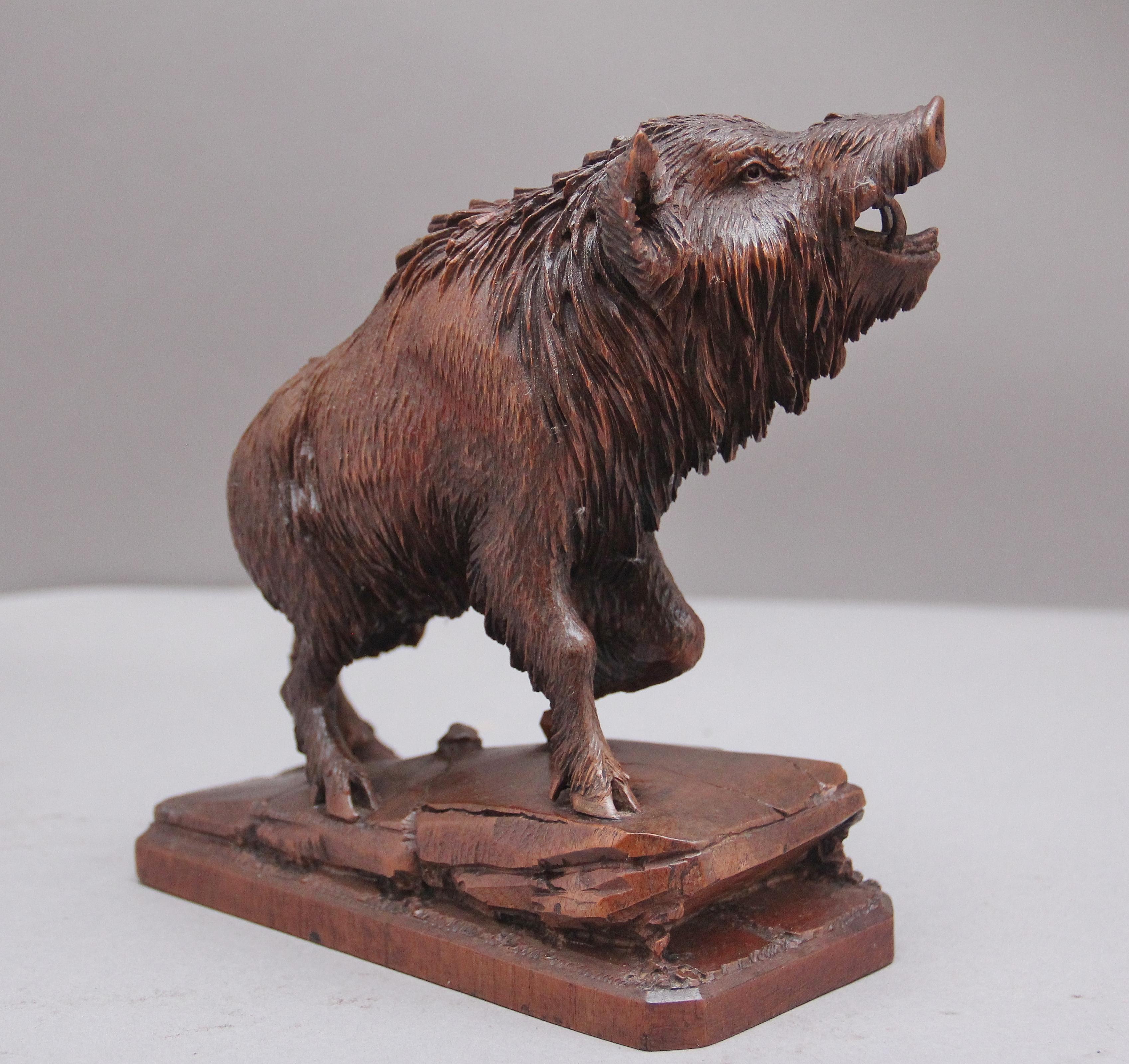 Lovely Quality 19th Century Black Forest Carving of a Wild Boar In Good Condition In Martlesham, GB
