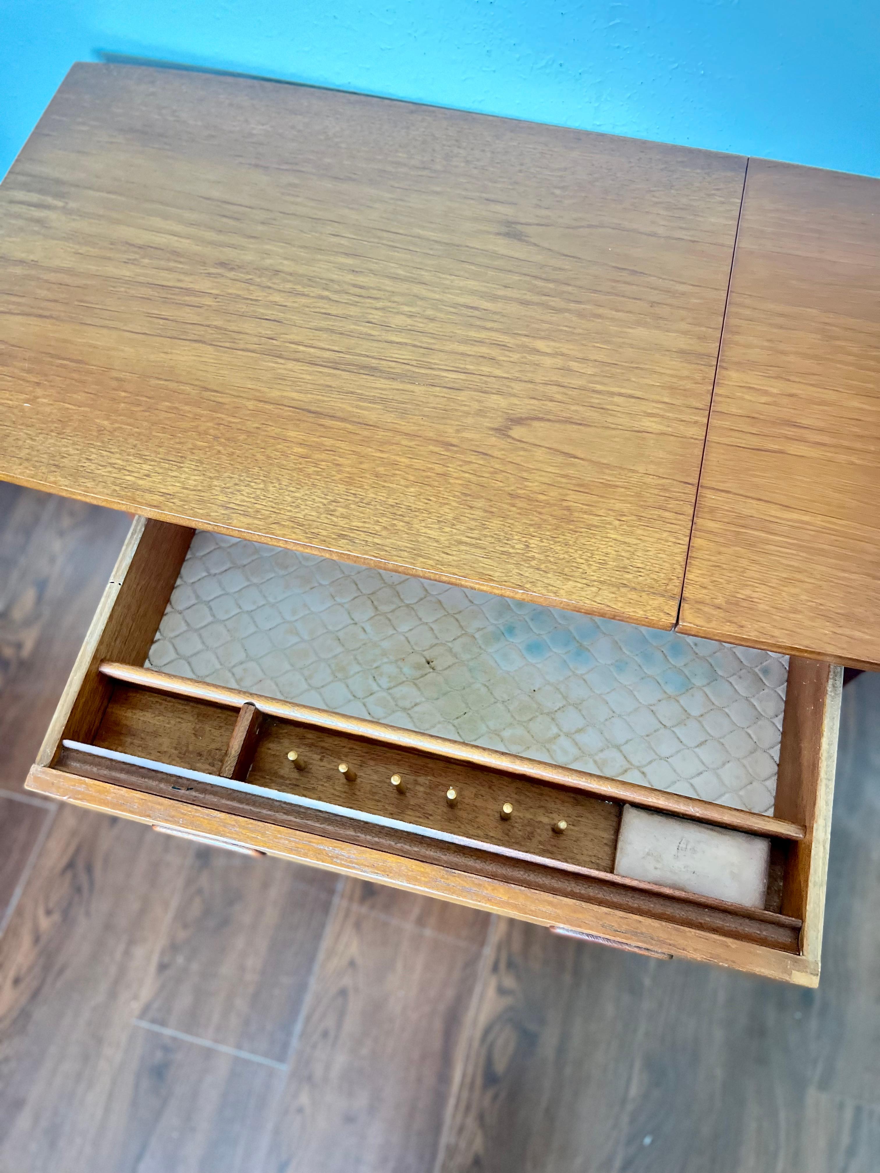 Lovely Teak Veneered Sewing Box from the 1960s, Unmarked 1