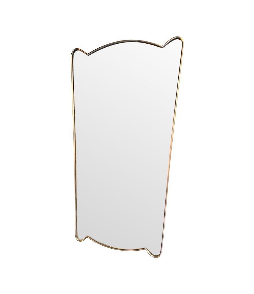 A lovely unique shaped orignal 1950s Italian shield mirror with solid wood back For Sale 6