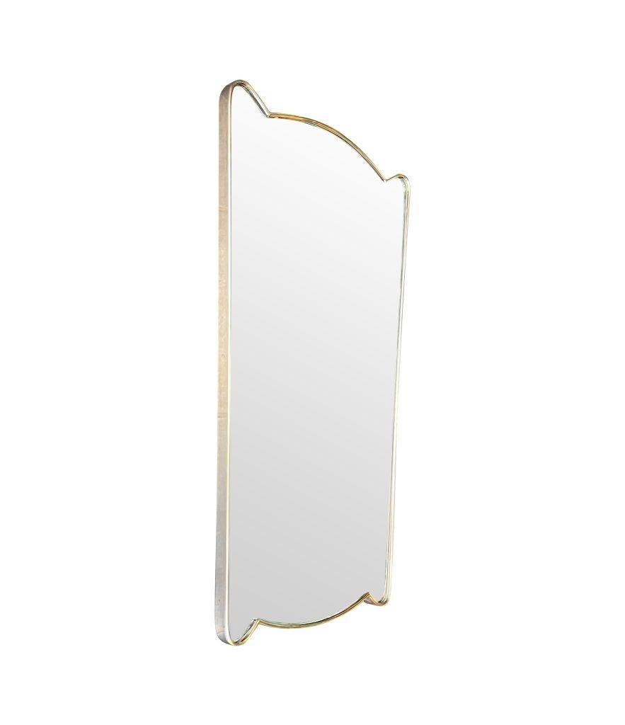A lovely unique shaped orignal 1950s Italian shield mirror with solid wood back In Good Condition For Sale In London, GB