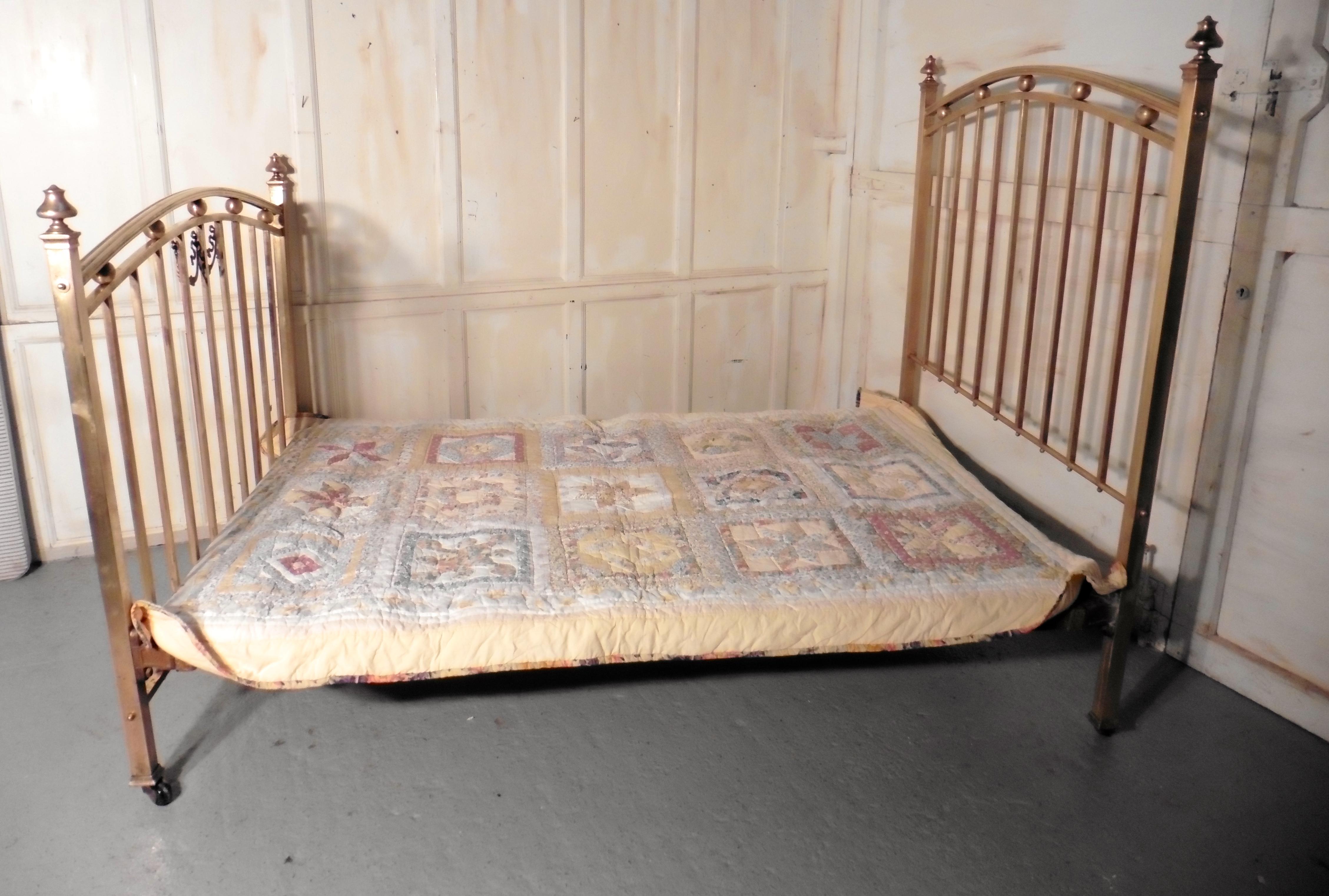 victorian double bed