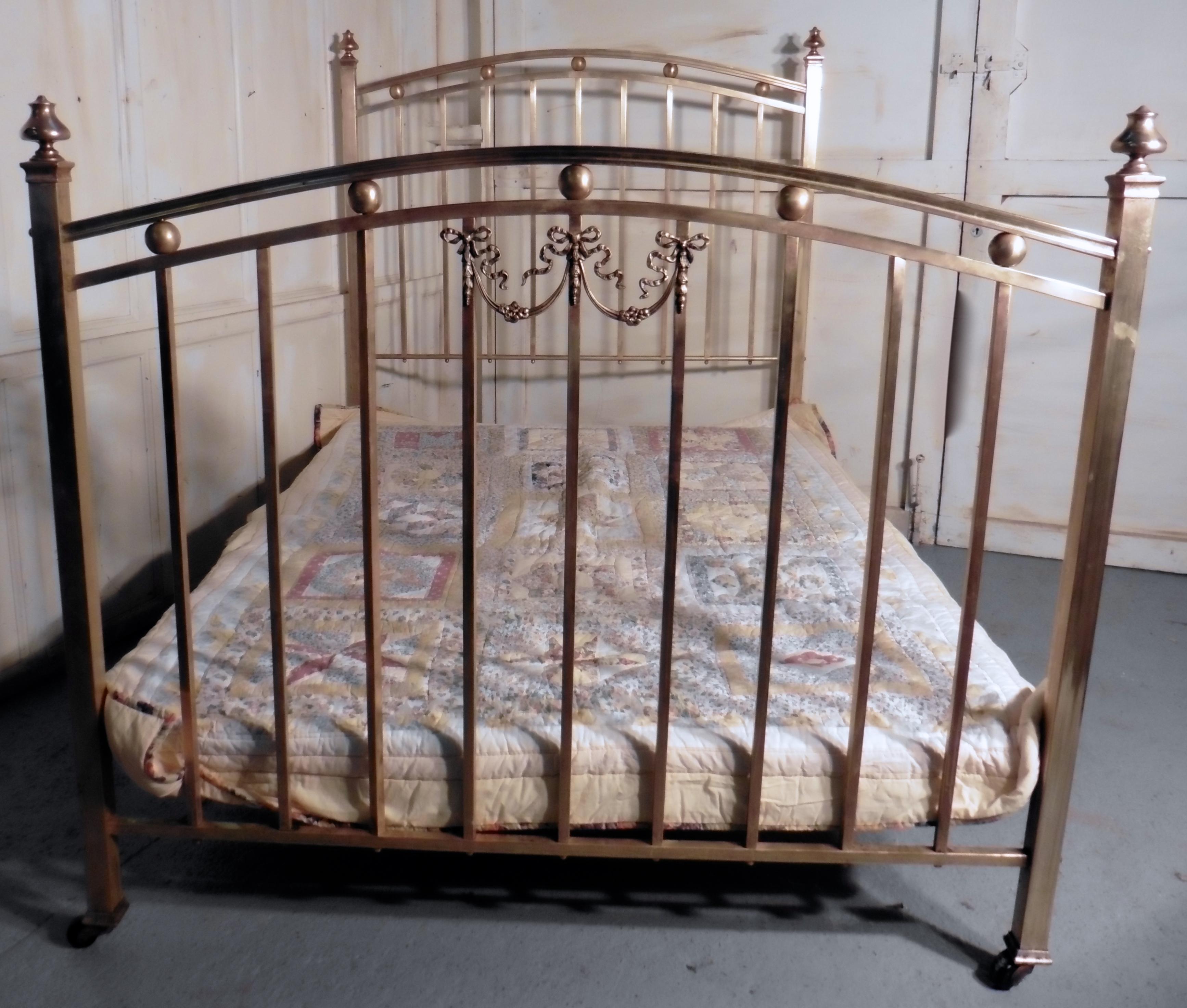 Lovely Victorian Brass Double Bed In Good Condition In Chillerton, Isle of Wight