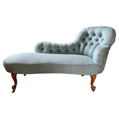 Lovely Victorian Walnut Chaise Longue