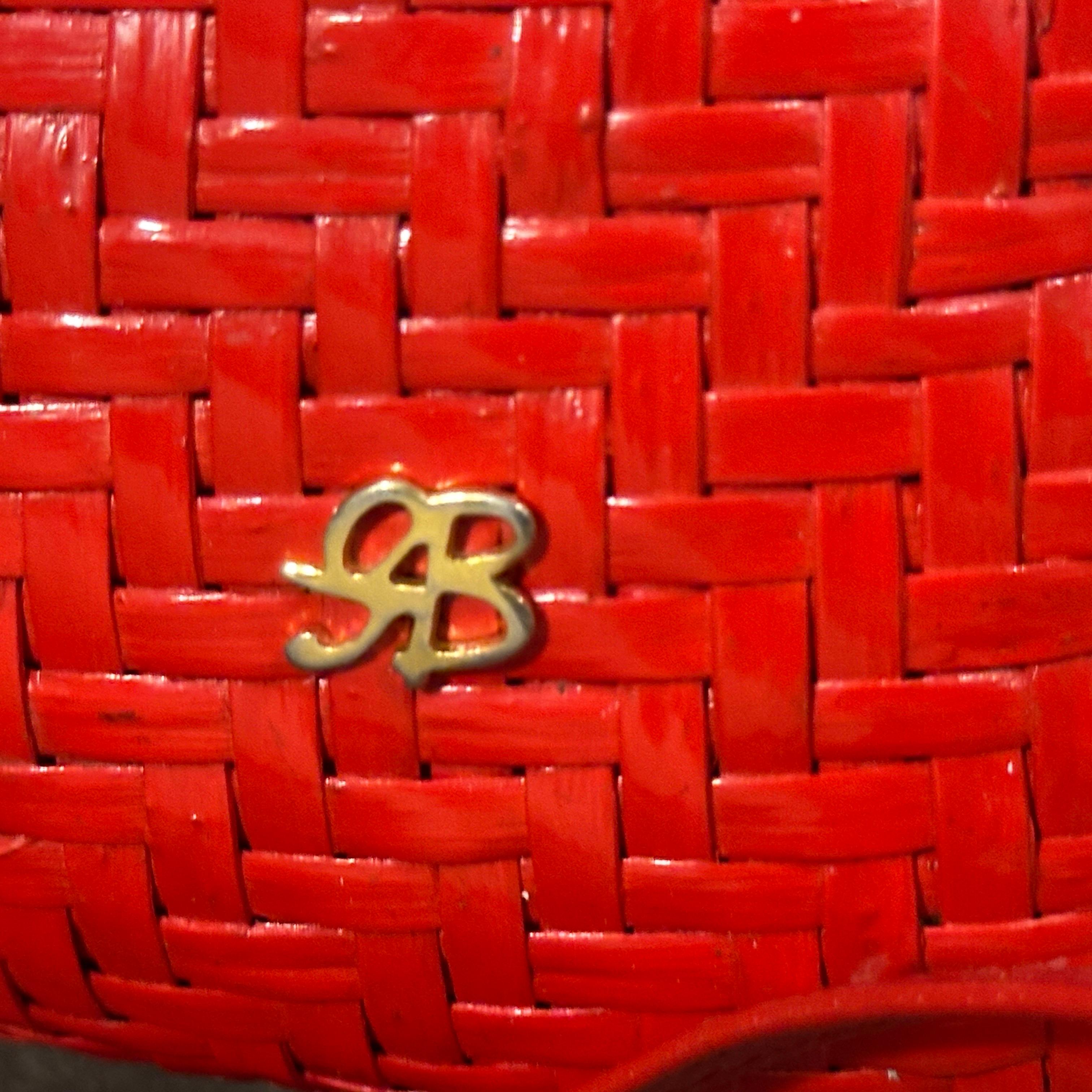 A Lovely Vintage 1960s Red Wicker Italian Crossbody Bag For Sale 4