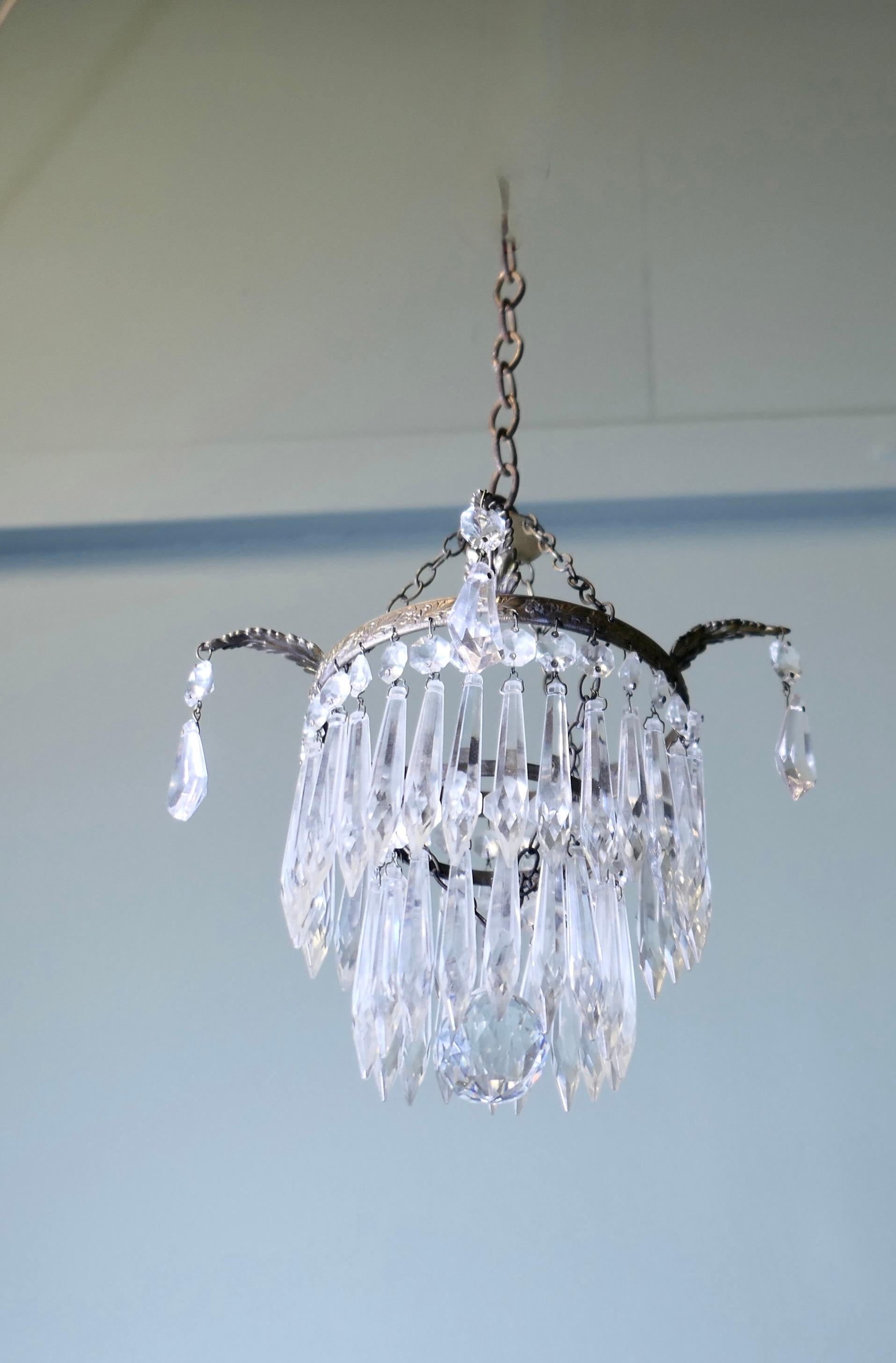Preciosa araña de cristal de 2 niveles en cascada Estilo Adán en venta