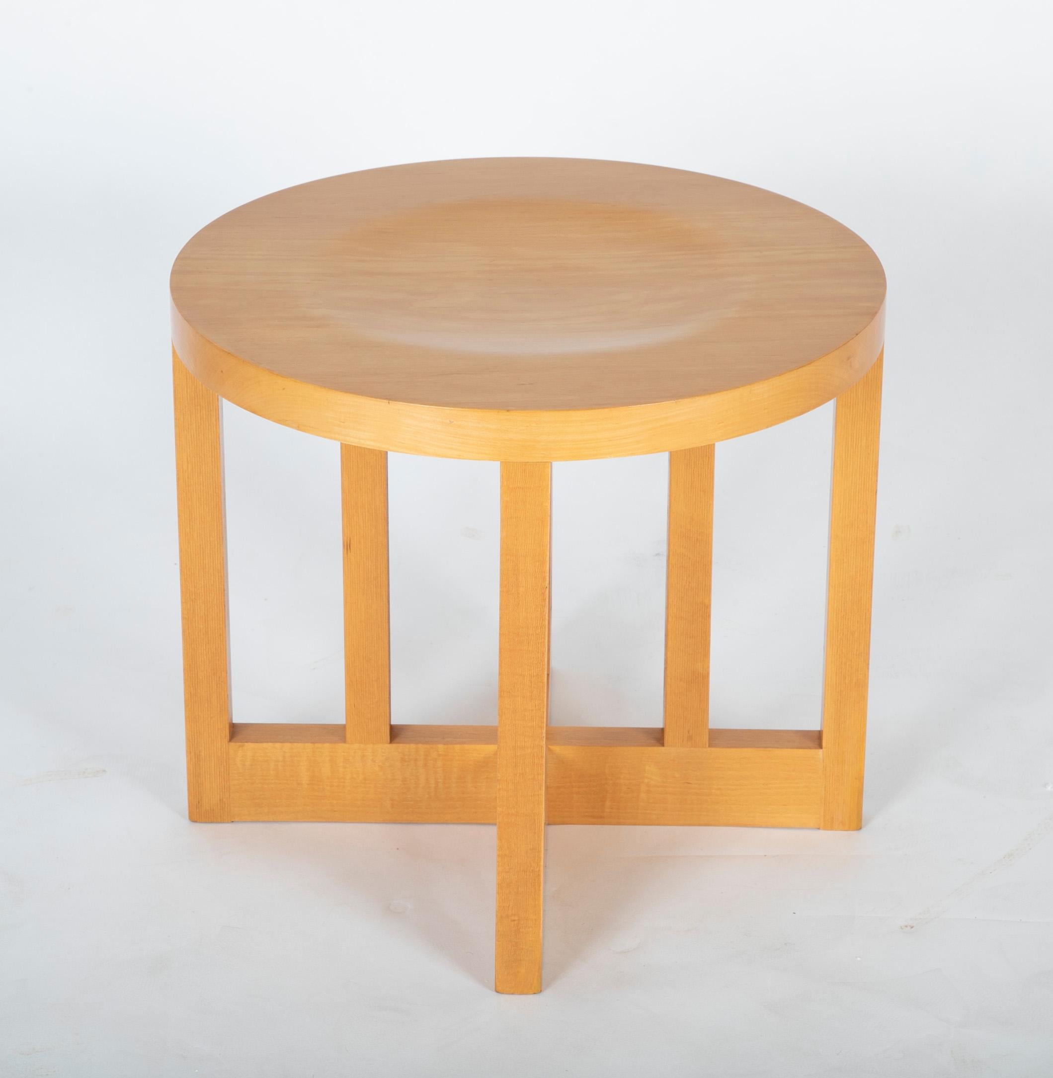 Low Side Table or Stool Designed by Richard Meier for Knoll In Good Condition For Sale In Stamford, CT