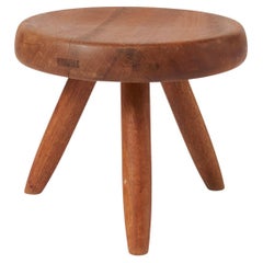 Taburete bajo de Charlotte Perriand