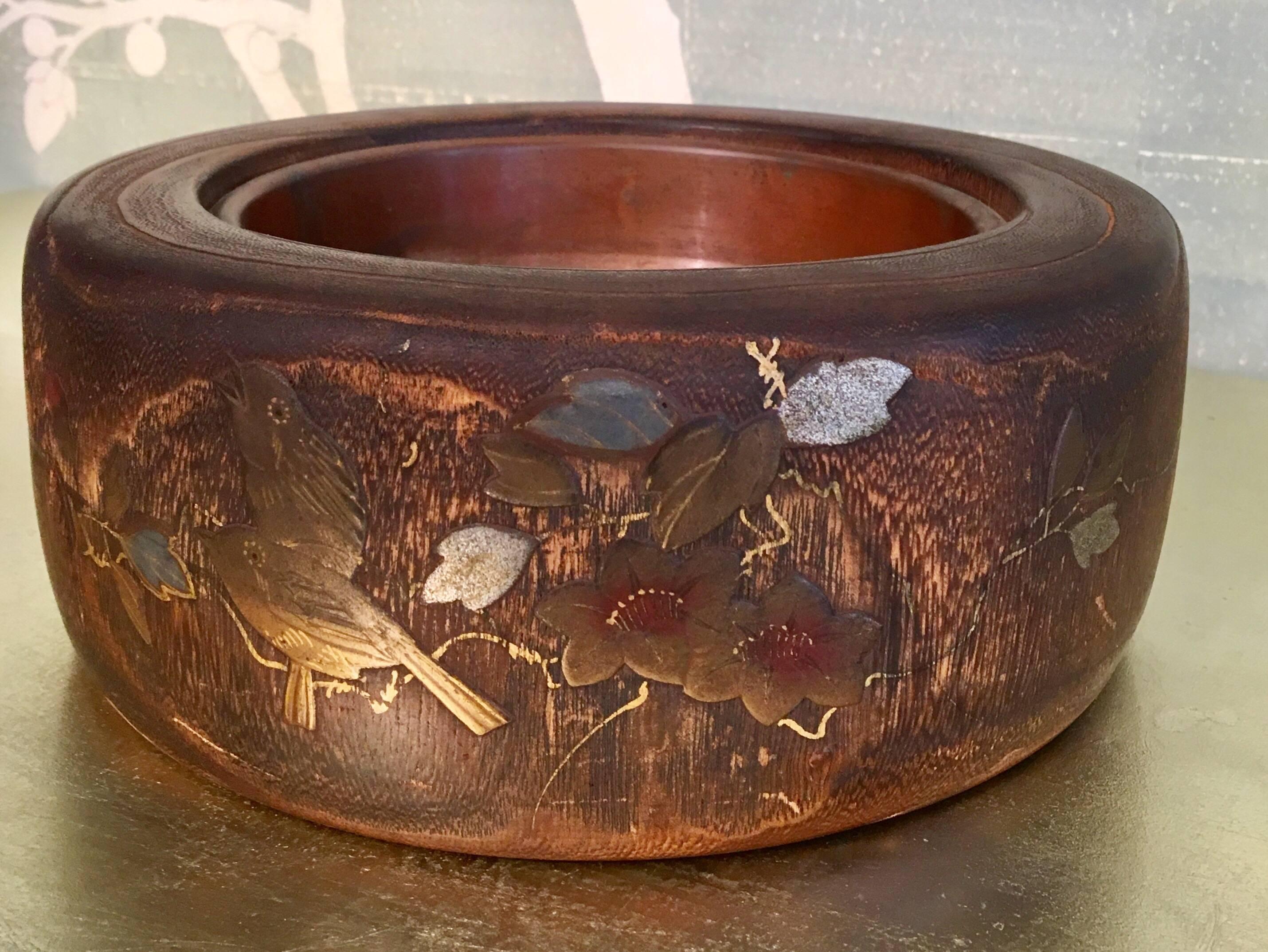 Low Wooden Hibachi with Design In Good Condition For Sale In New York, NY