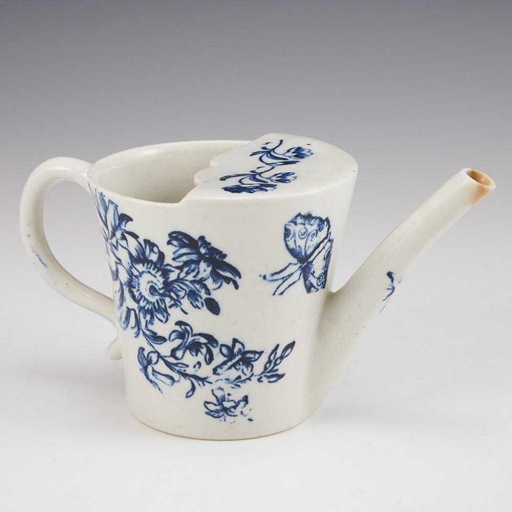 British A Lowestoft Porcelain Feeding Cup c1775 For Sale