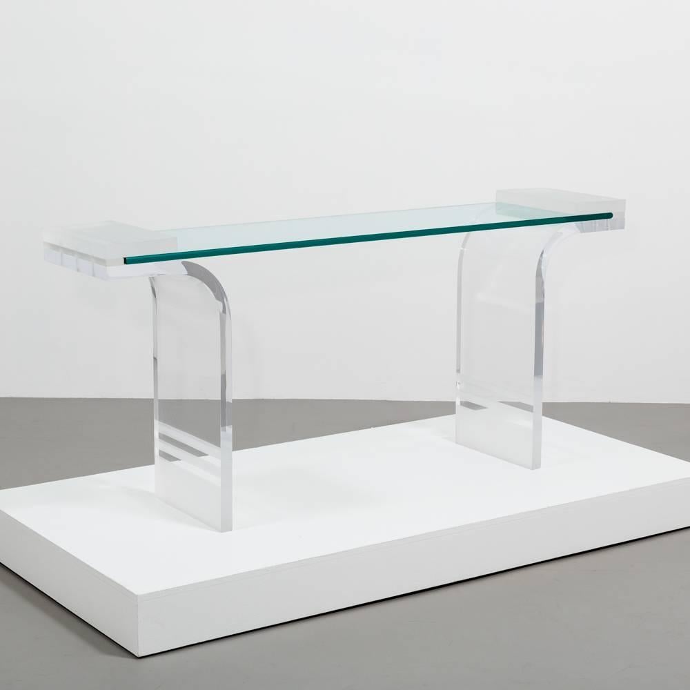 A Lucite and glass and console table with frosted Lucite bands, USA, 1970s
NB: Price includes 20% VAT which is removed for items shipped outside the EU.
    