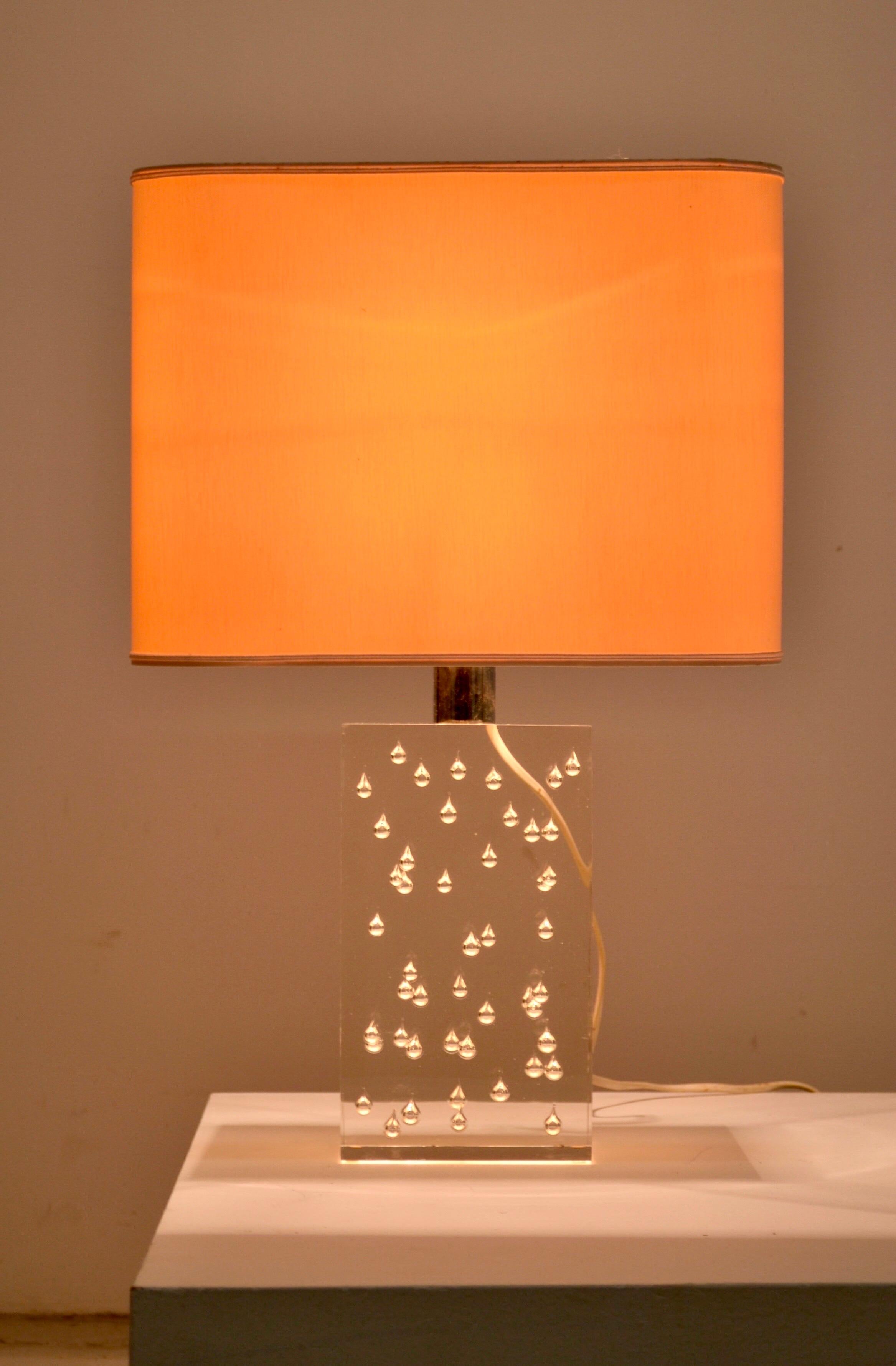 A lucite 'drop' lamp by Pierre Giraudon France 1970 In Good Condition In SOTTEVILLE-LÈS-ROUEN, FR