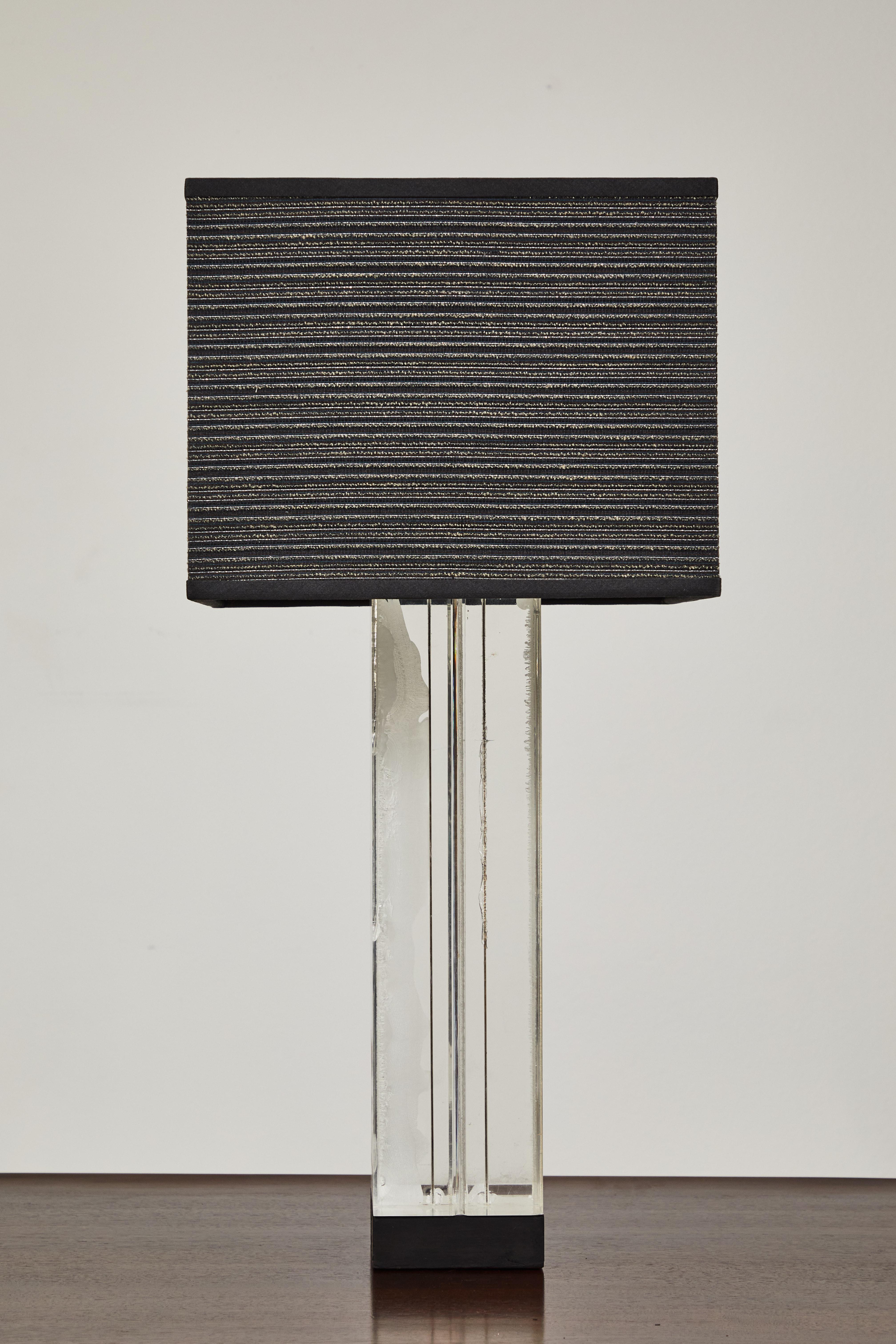 Mid-Century Modern Lucite Table Lamp by Billy Haines For Sale
