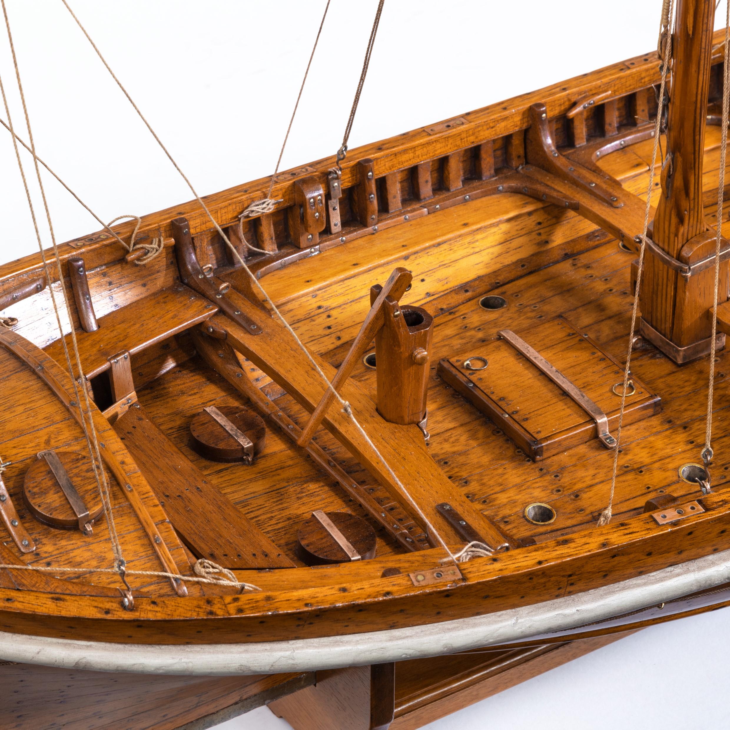 Lugger Lifeboat Model by Twyman for the International Exhibition, London, 1862 In Good Condition For Sale In Lymington, Hampshire