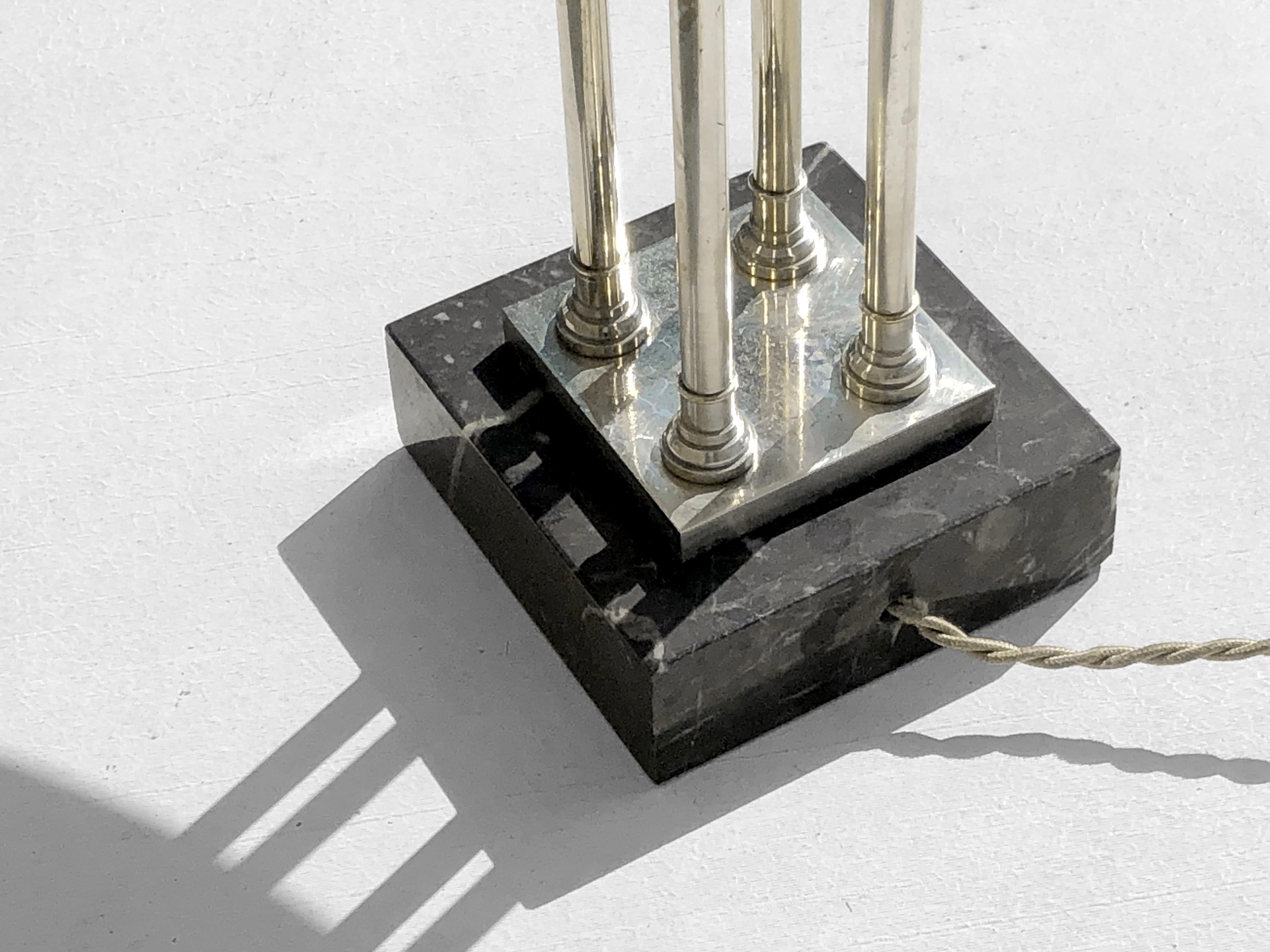 A LUXURIOUS Art-Deco MODERNIST TABLE LAMP, in the style of DESNY, France 1930 mediados del siglo XX en venta