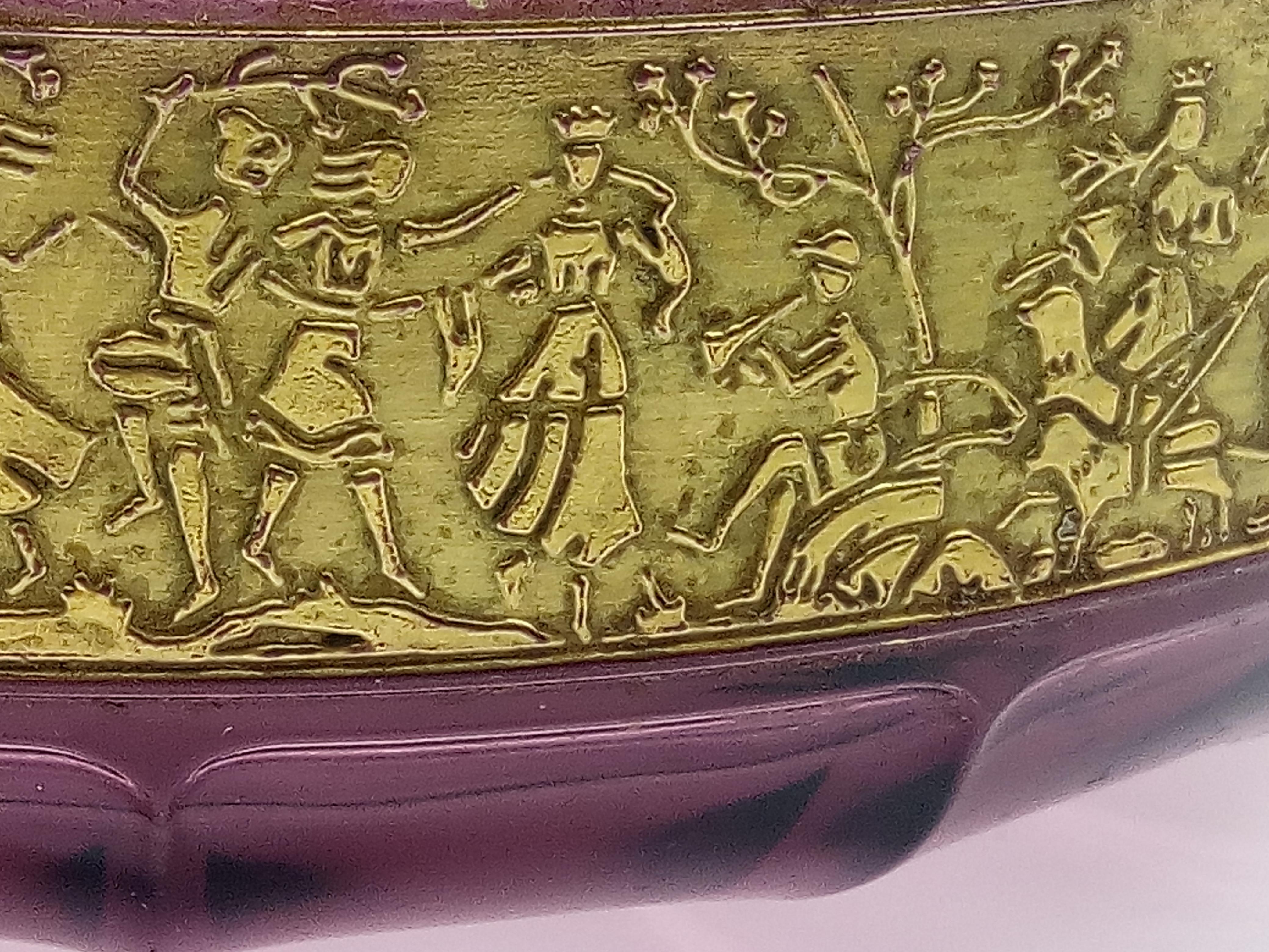 Vetro Una lussuosa ciotola in cristallo Art Nouveau con ametista e fascia in oro di Moser in vendita