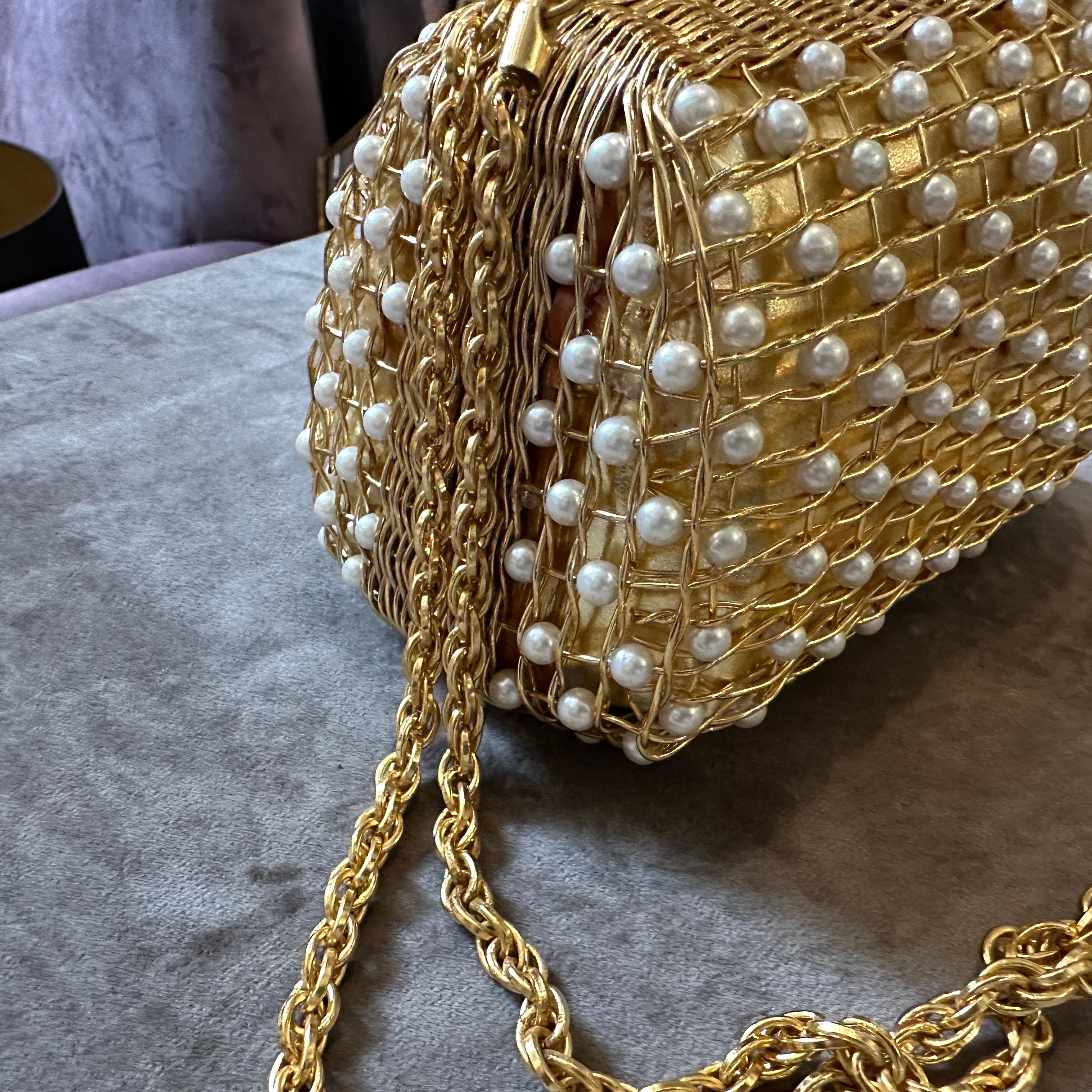 Minaudière de luxe en laiton et perles de Rodo des années 1960 en vente 8