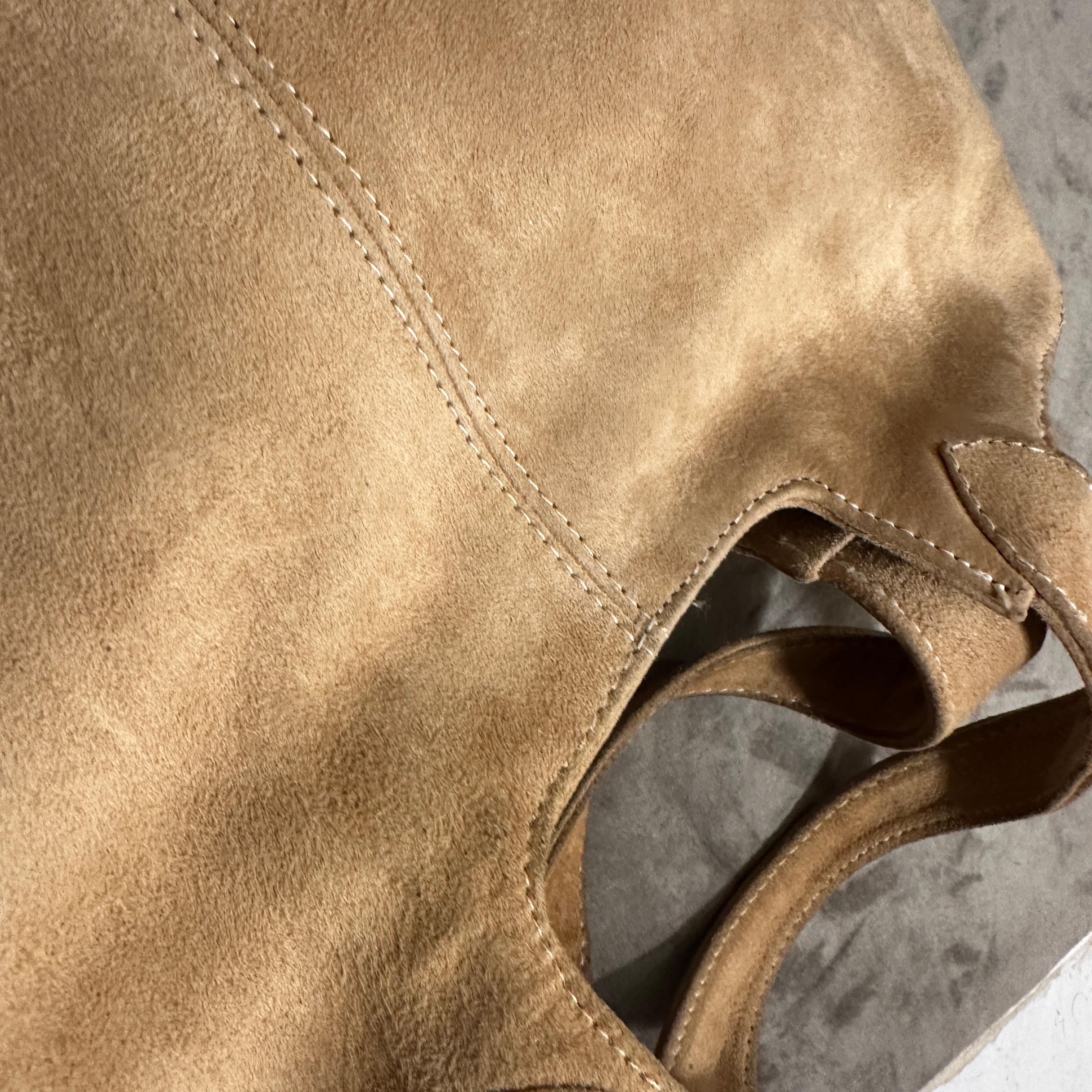 A Luxury 1960s Light Brown Suede leather Italian Hand-bag For Sale 7