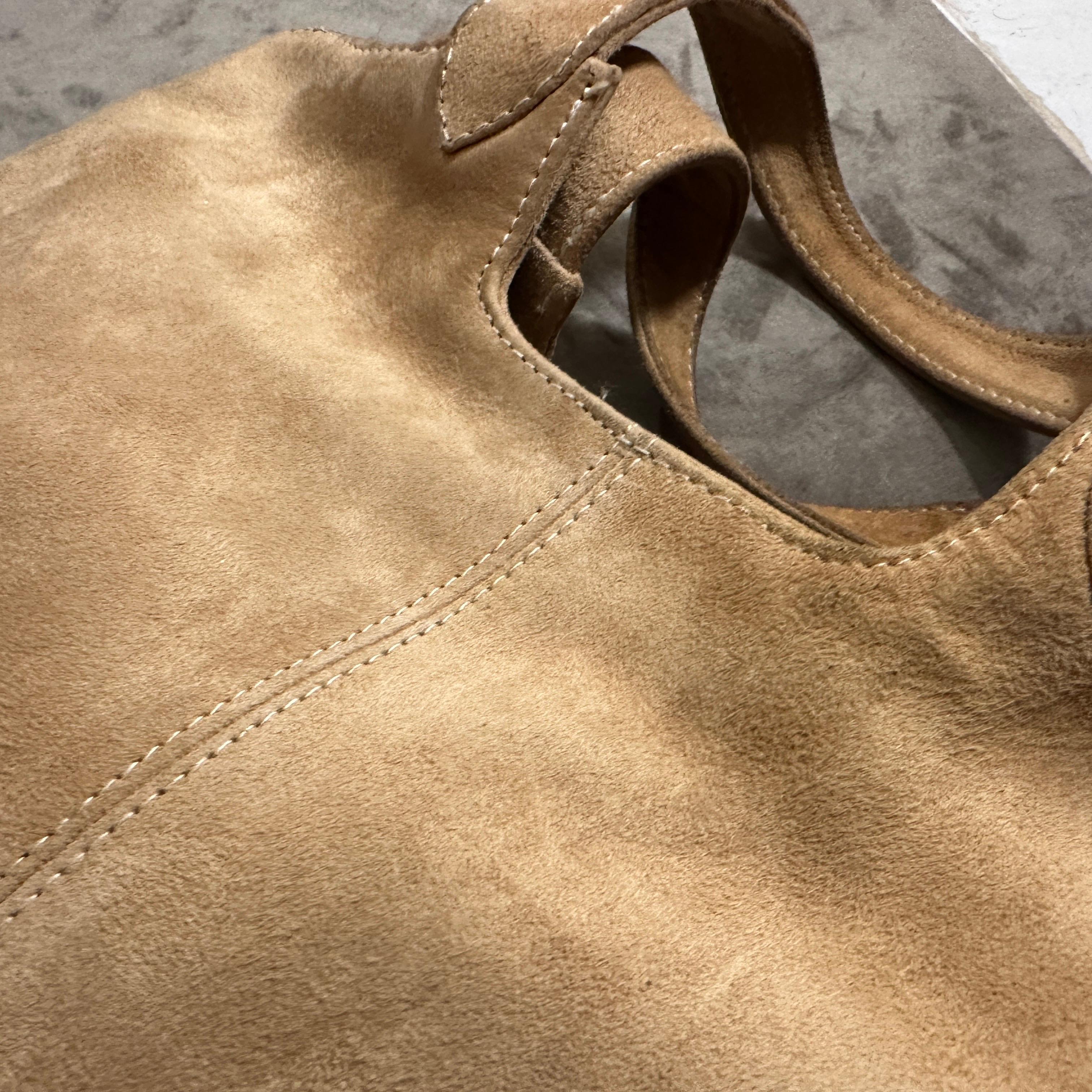 A Luxury 1960s Light Brown Suede leather Italian Hand-bag For Sale 7