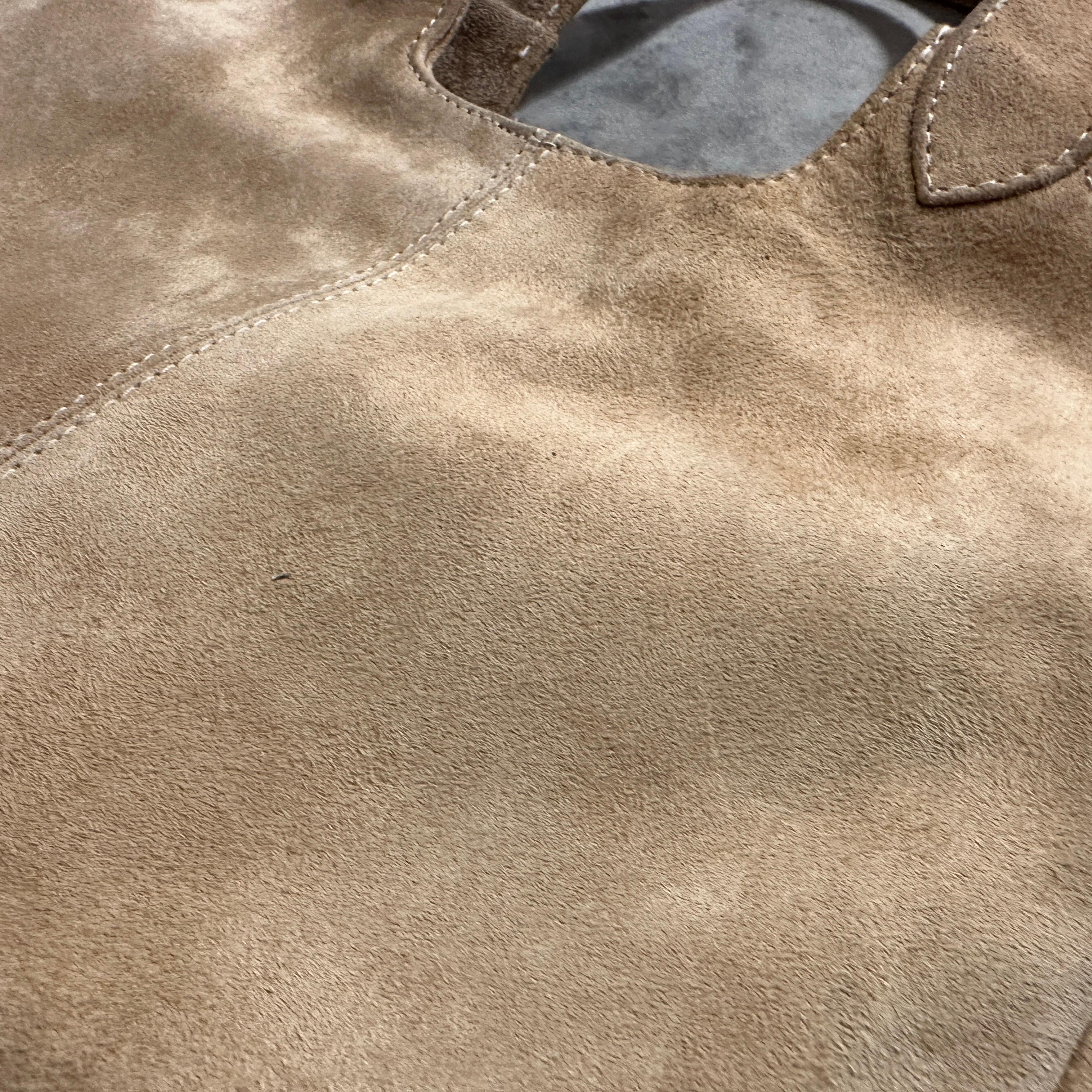 A Luxury 1960s Light Brown Suede leather Italian Hand-bag In Good Condition For Sale In Aci Castello, IT