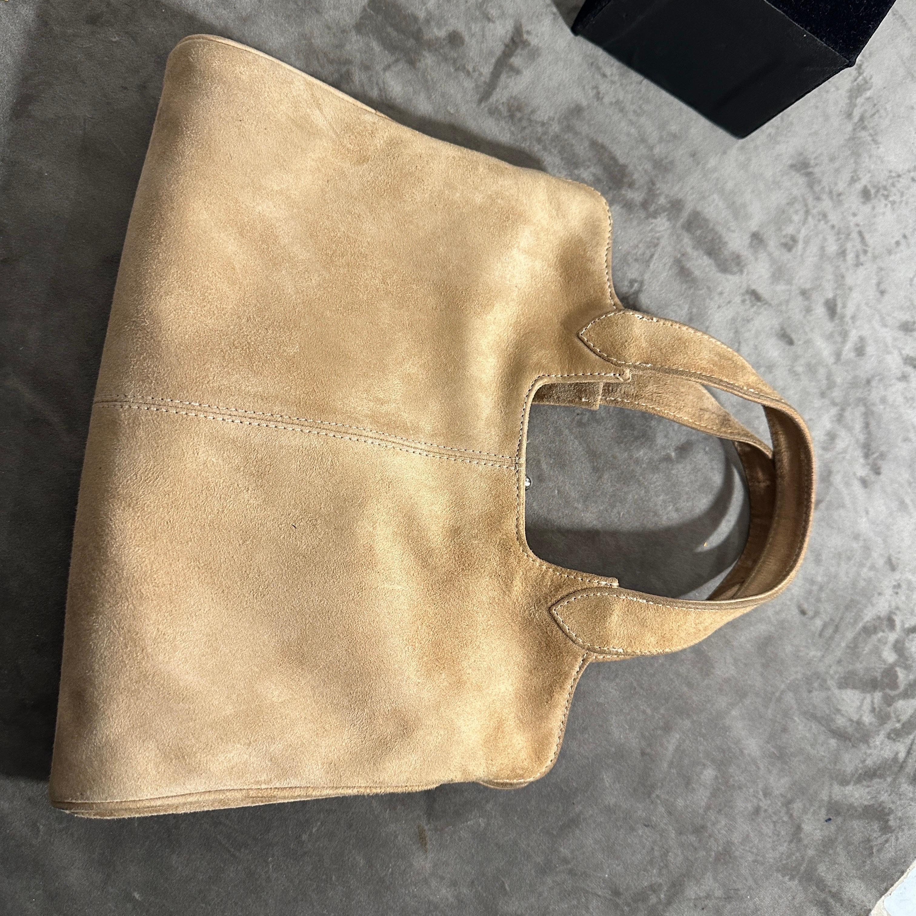 Women's A Luxury 1960s Light Brown Suede leather Italian Hand-bag For Sale