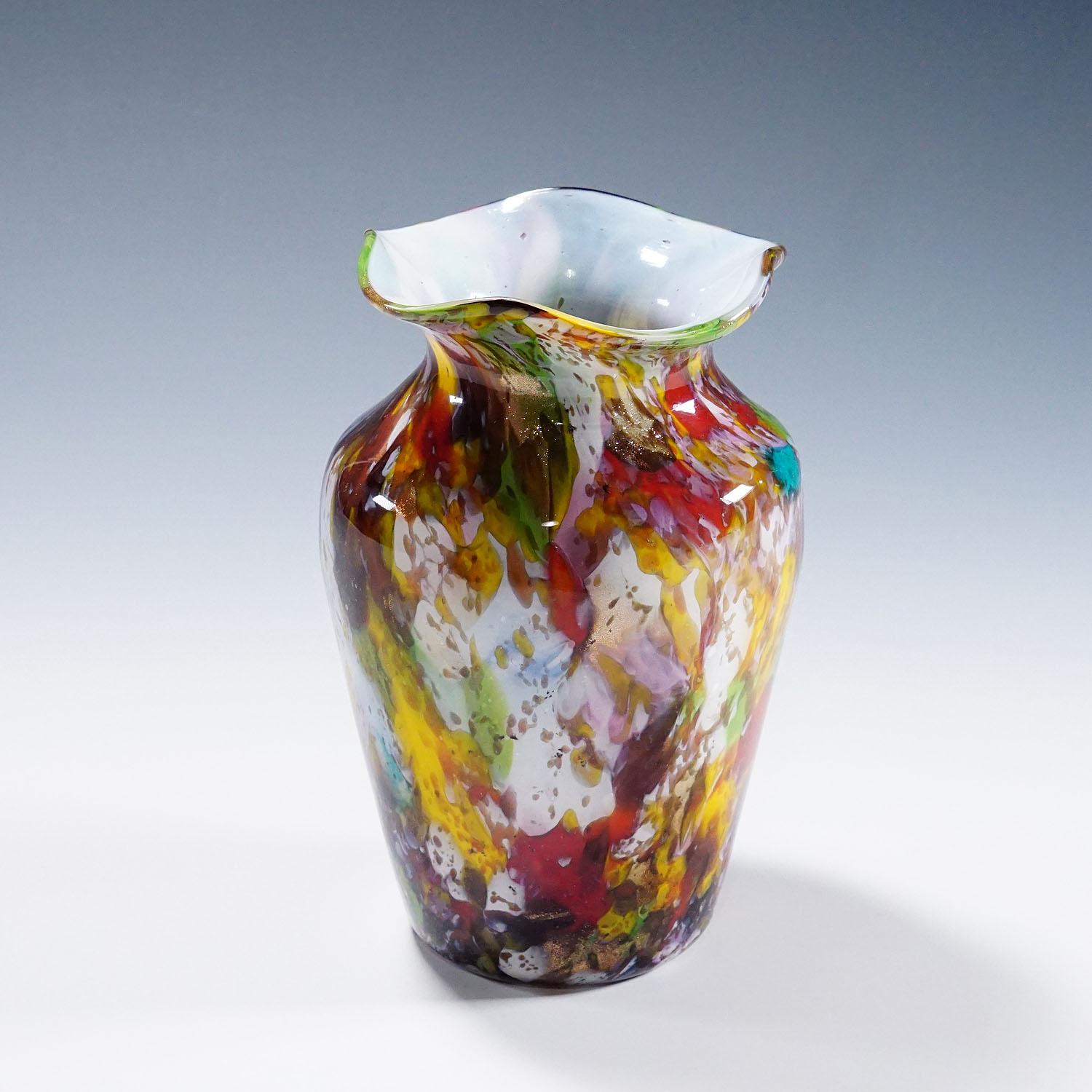 Hand-Crafted A Macchie Art Glass Vase by Artisti Barovier Attribution, Murano ca. 1920s For Sale