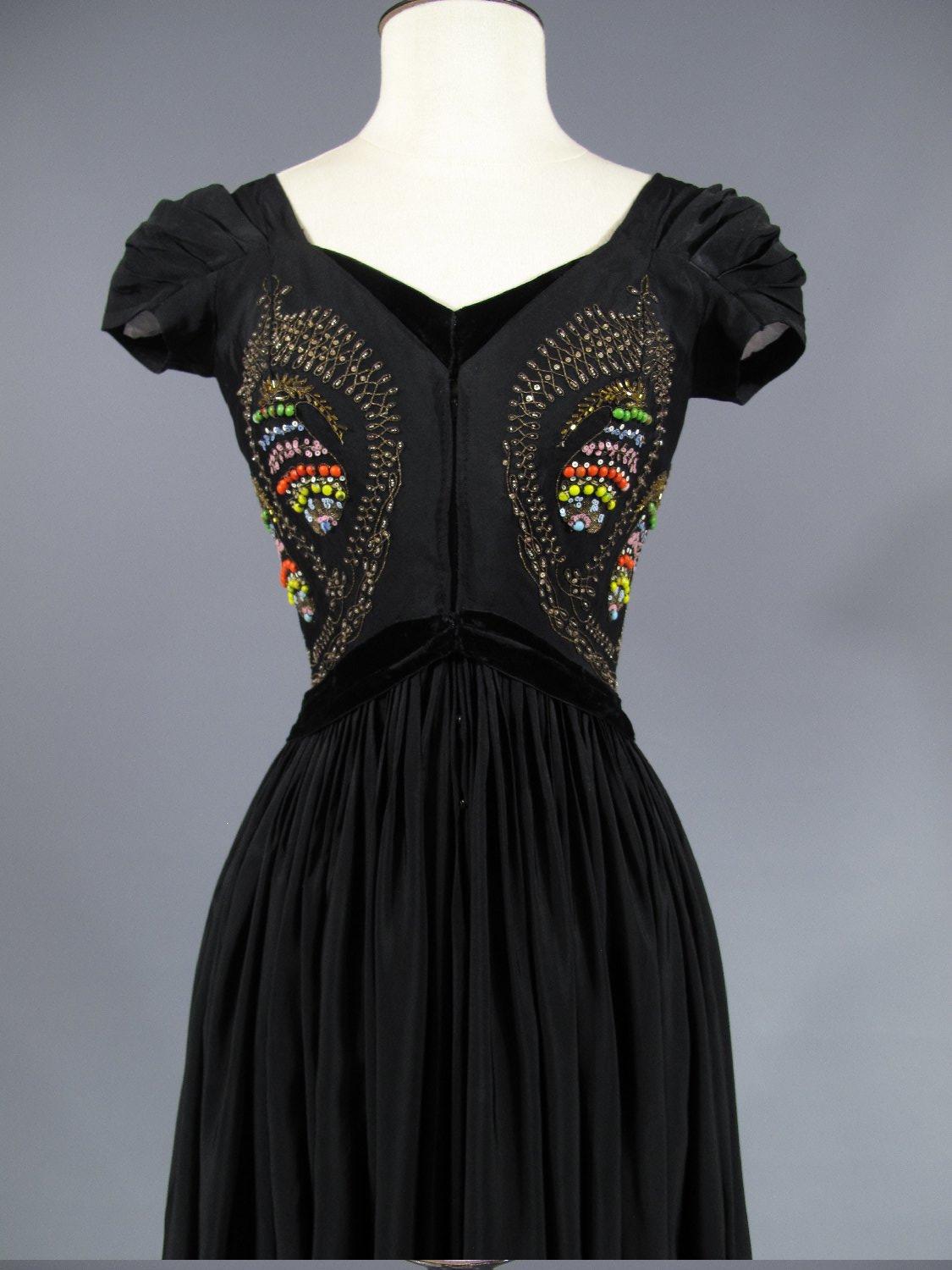 A Madame Grès Couture Evening Dress - Autumn Winter 1953 For Sale 6