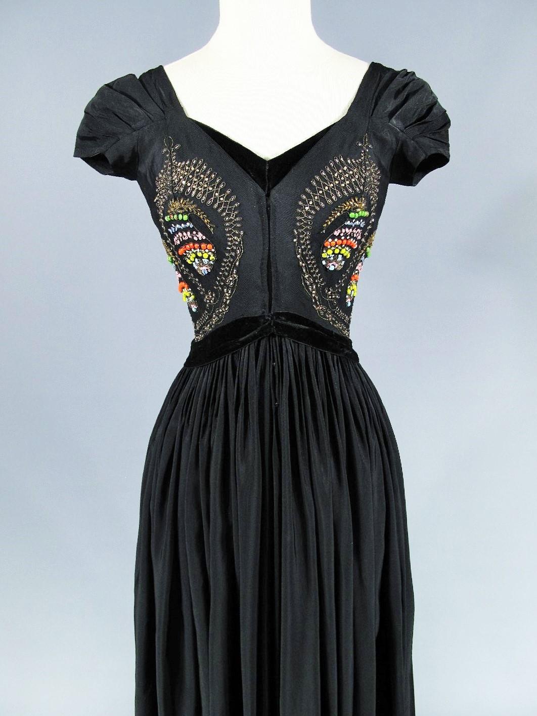 A Madame Grès Couture Evening Dress - Autumn Winter 1953 For Sale 5