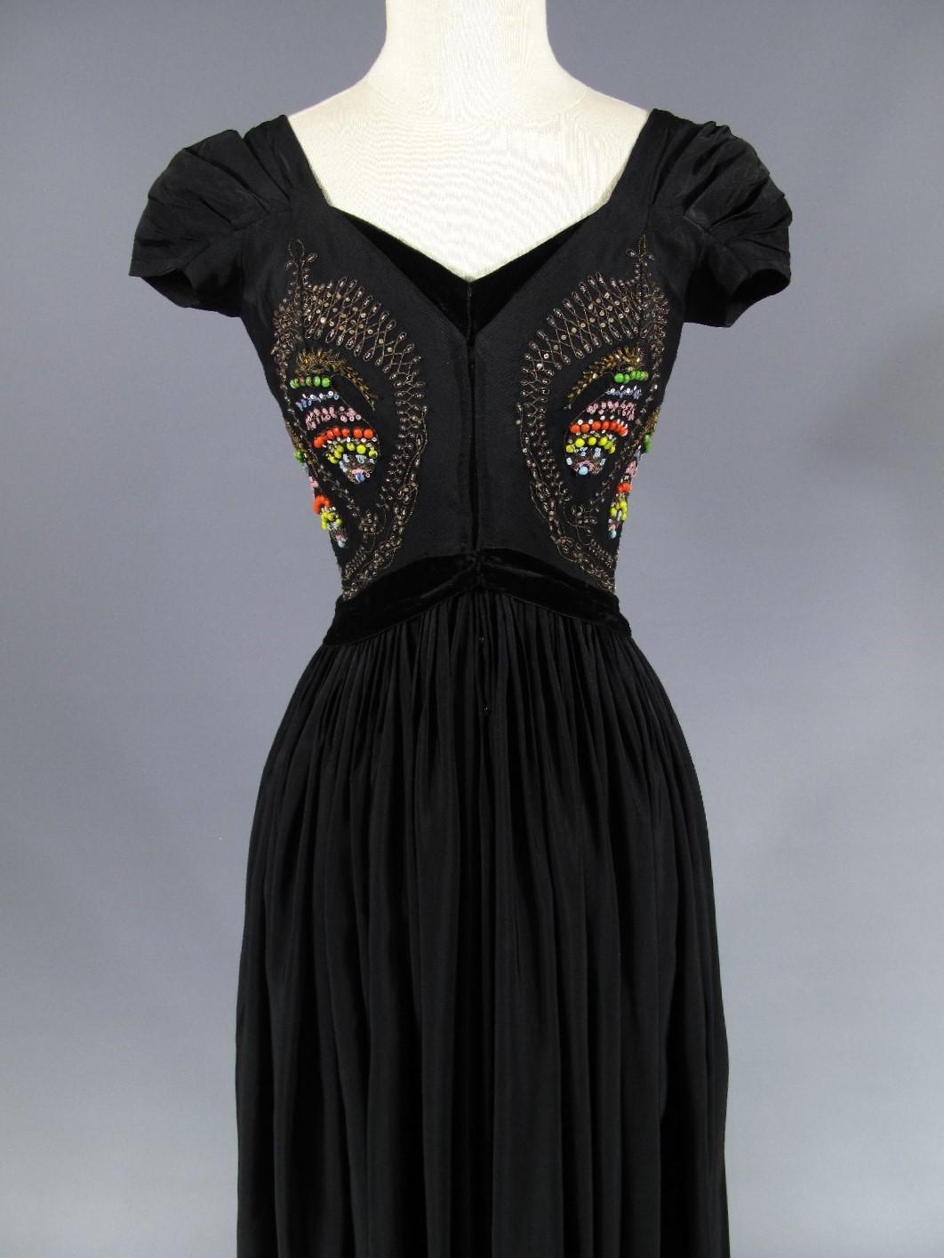 A Madame Grès Couture Evening Dress - Autumn Winter 1953 For Sale 7
