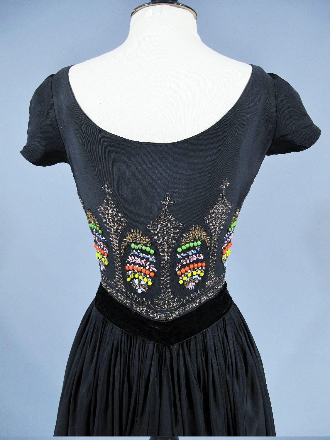 Ein Madame Grès Couture Abendkleid - Herbst Winter 1953 im Angebot 6