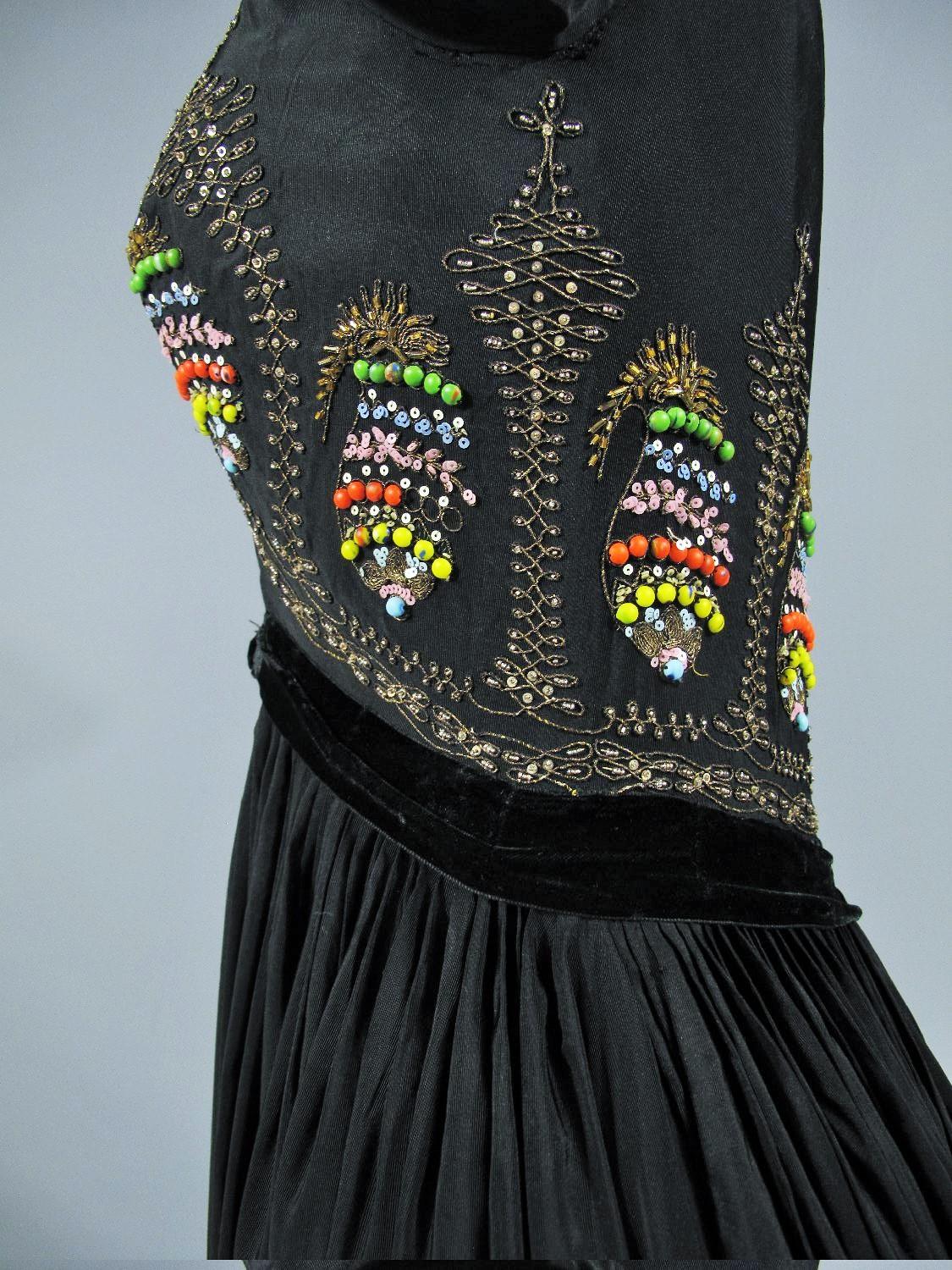 A Madame Grès Couture Evening Dress - Autumn Winter 1953 For Sale 7