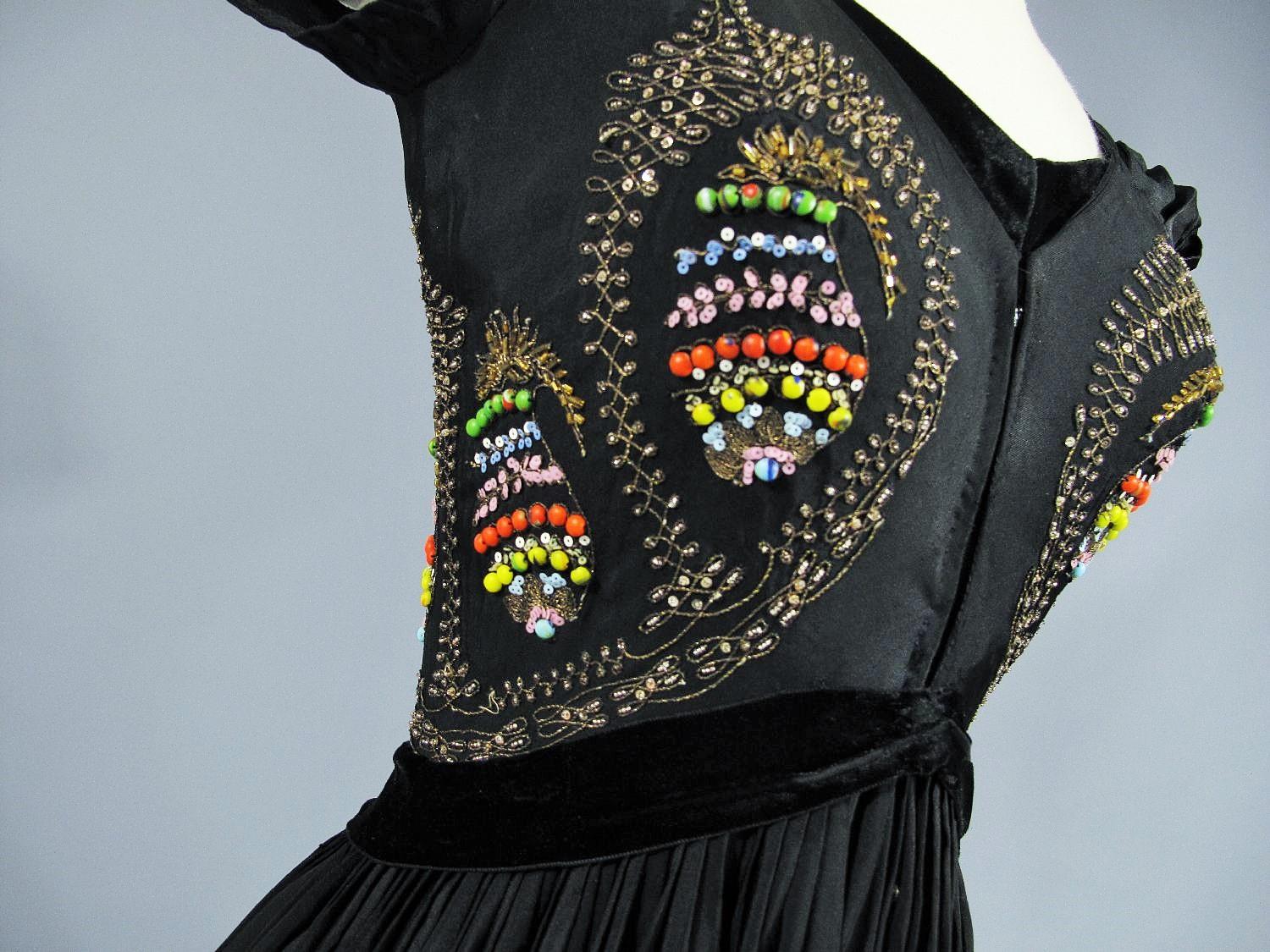 A Madame Grès Couture Evening Dress - Autumn Winter 1953 For Sale 8