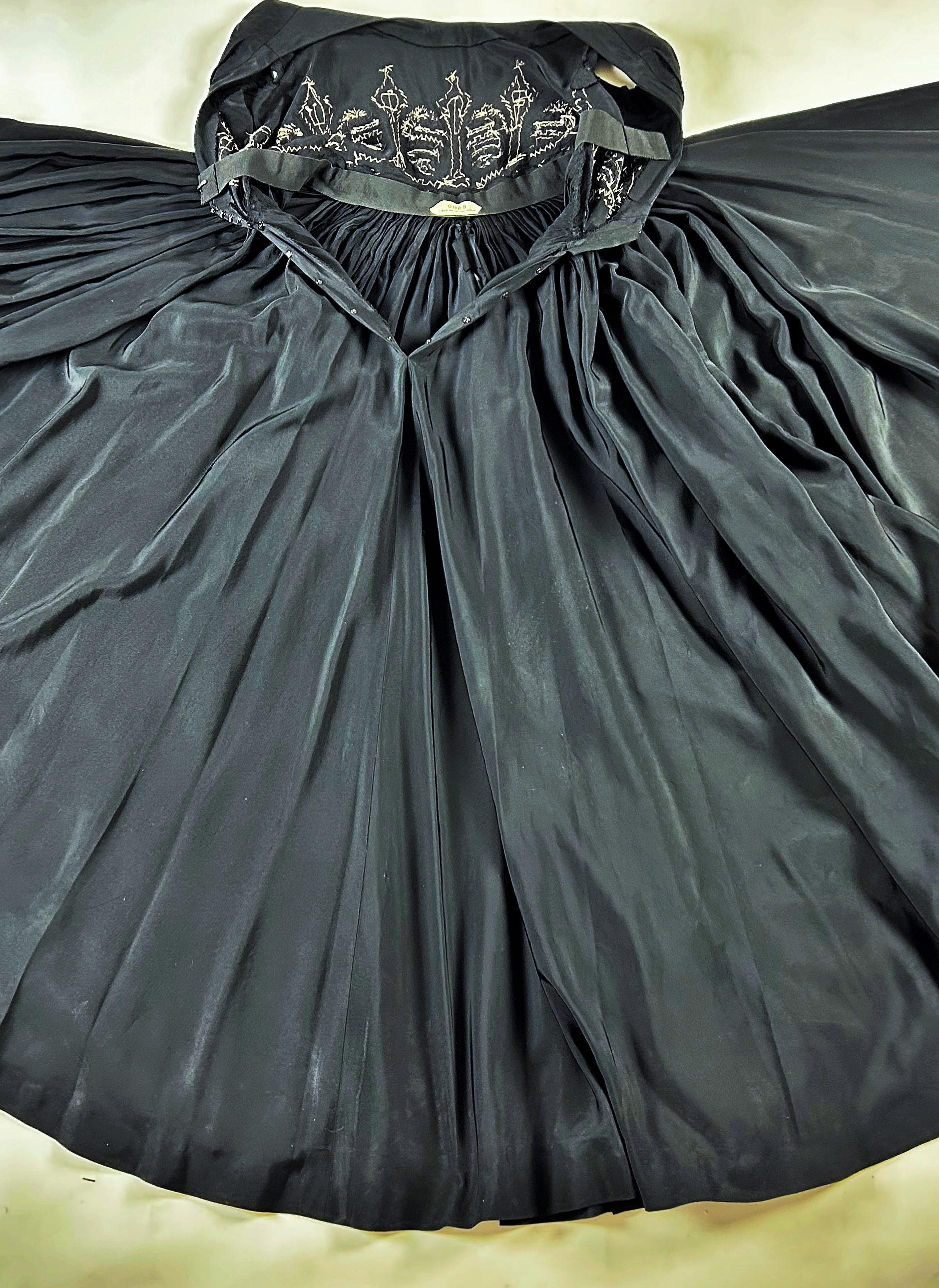 Ein Madame Grès Couture Abendkleid - Herbst Winter 1953 im Angebot 13