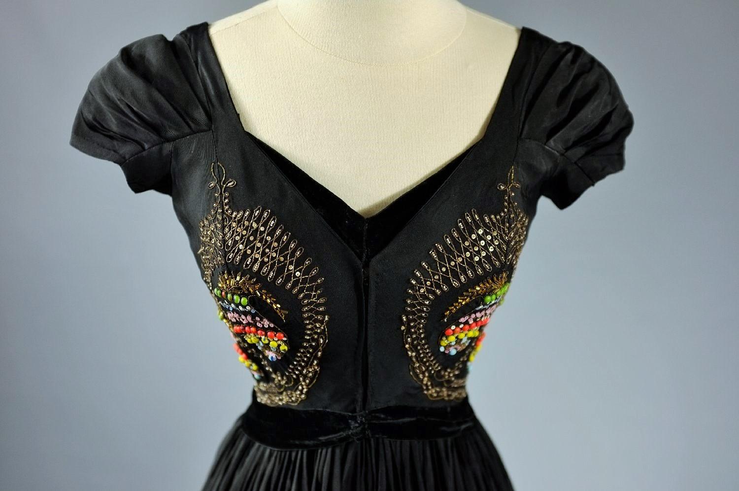 Women's A Madame Grès Couture Evening Dress - Autumn Winter 1953 For Sale