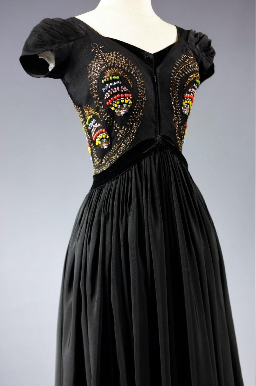 A Madame Grès Couture Evening Dress - Autumn Winter 1953 For Sale 1