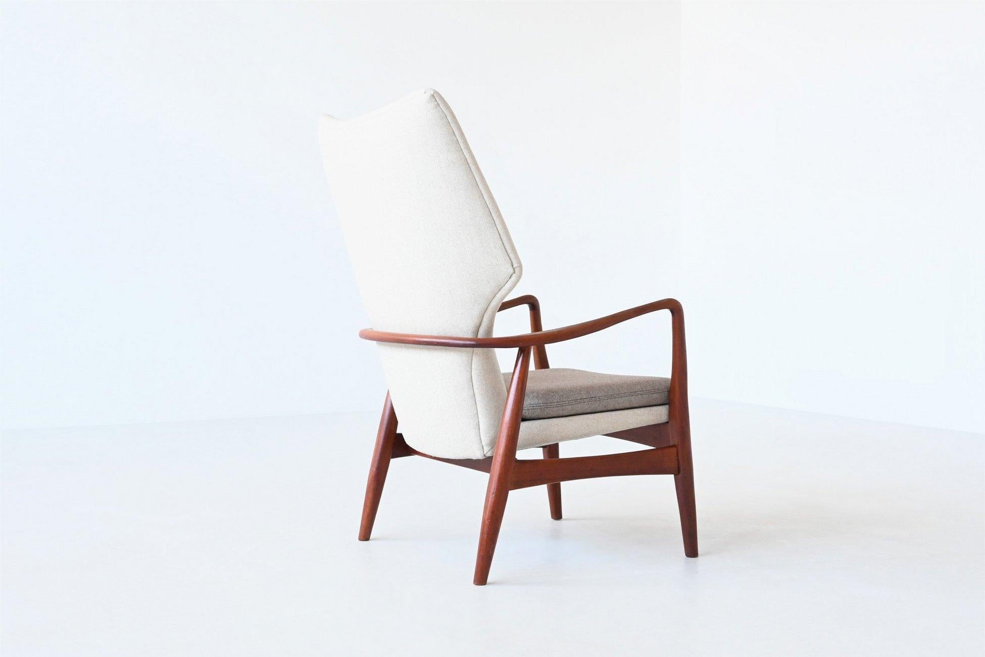 Scandinavian Modern A. Madsen & H. Schubell lounge chair “Kirsten” Bovenkamp The Netherlands 1960 For Sale