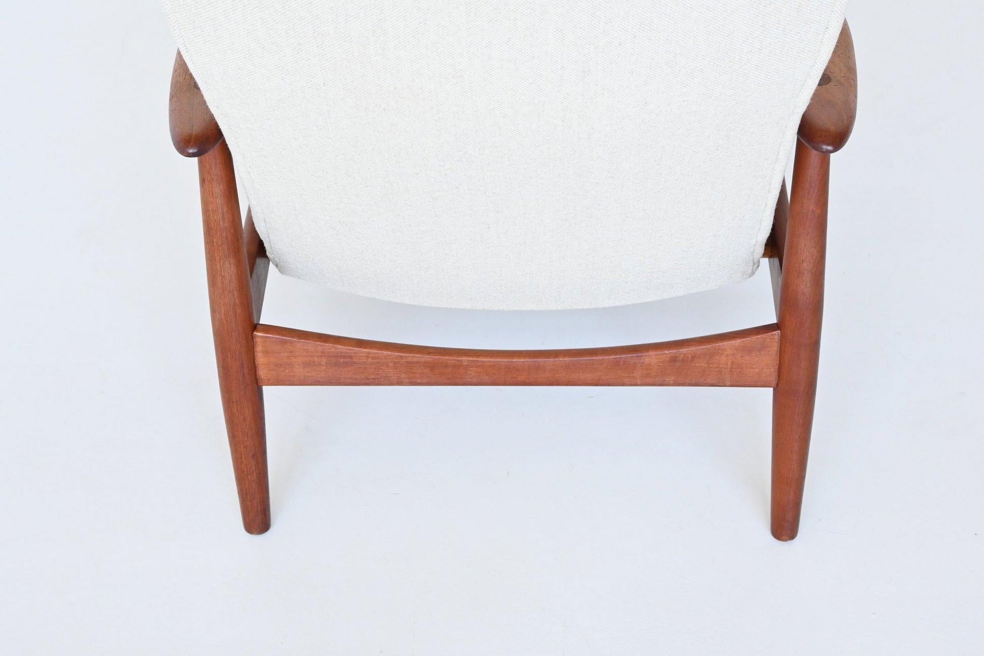 A. Madsen & H. Schubell lounge chair “Tove” Bovenkamp The Netherlands 1960 For Sale 9