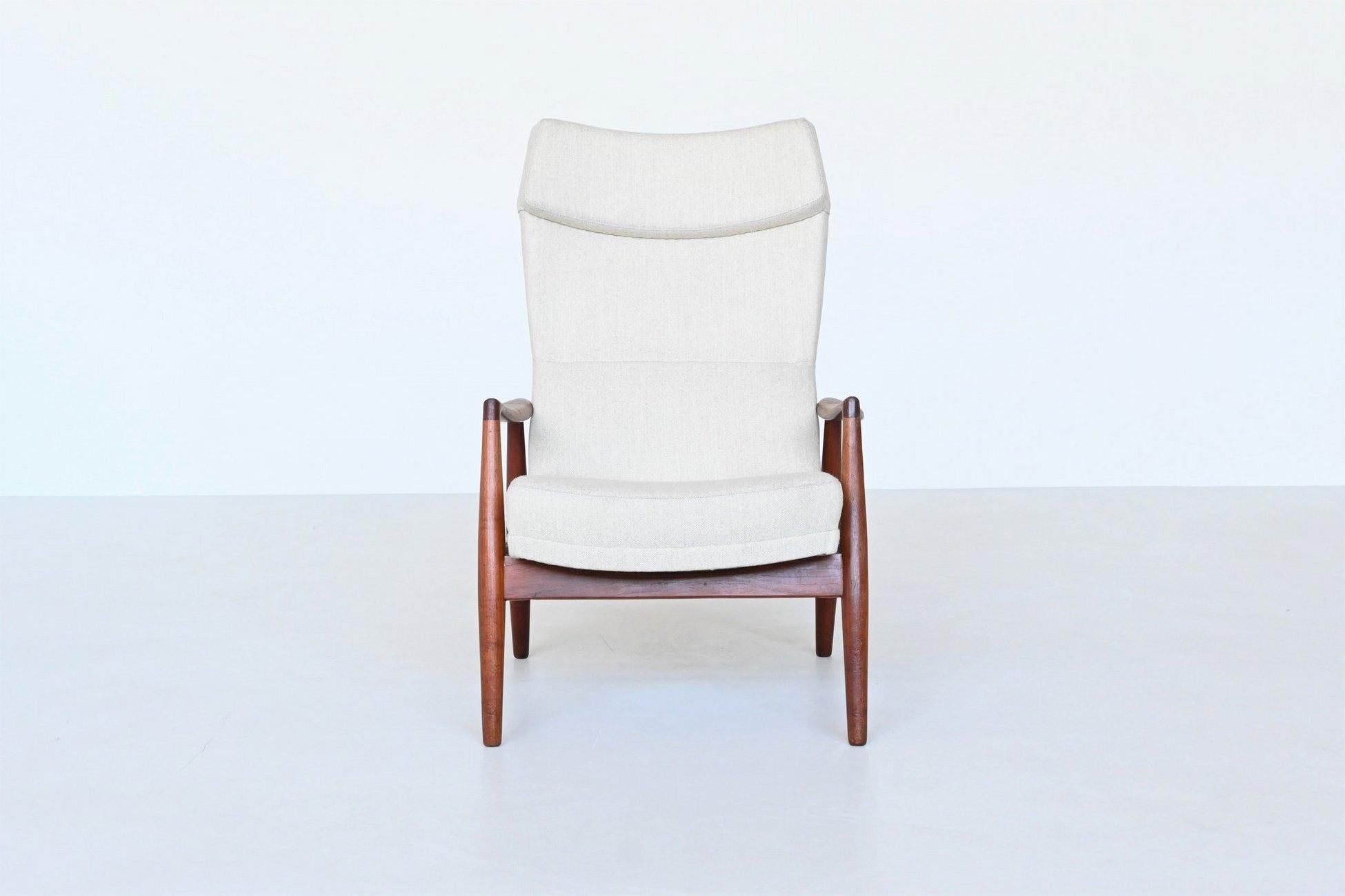 Scandinavian Modern A. Madsen & H. Schubell lounge chair “Tove” Bovenkamp The Netherlands 1960 For Sale