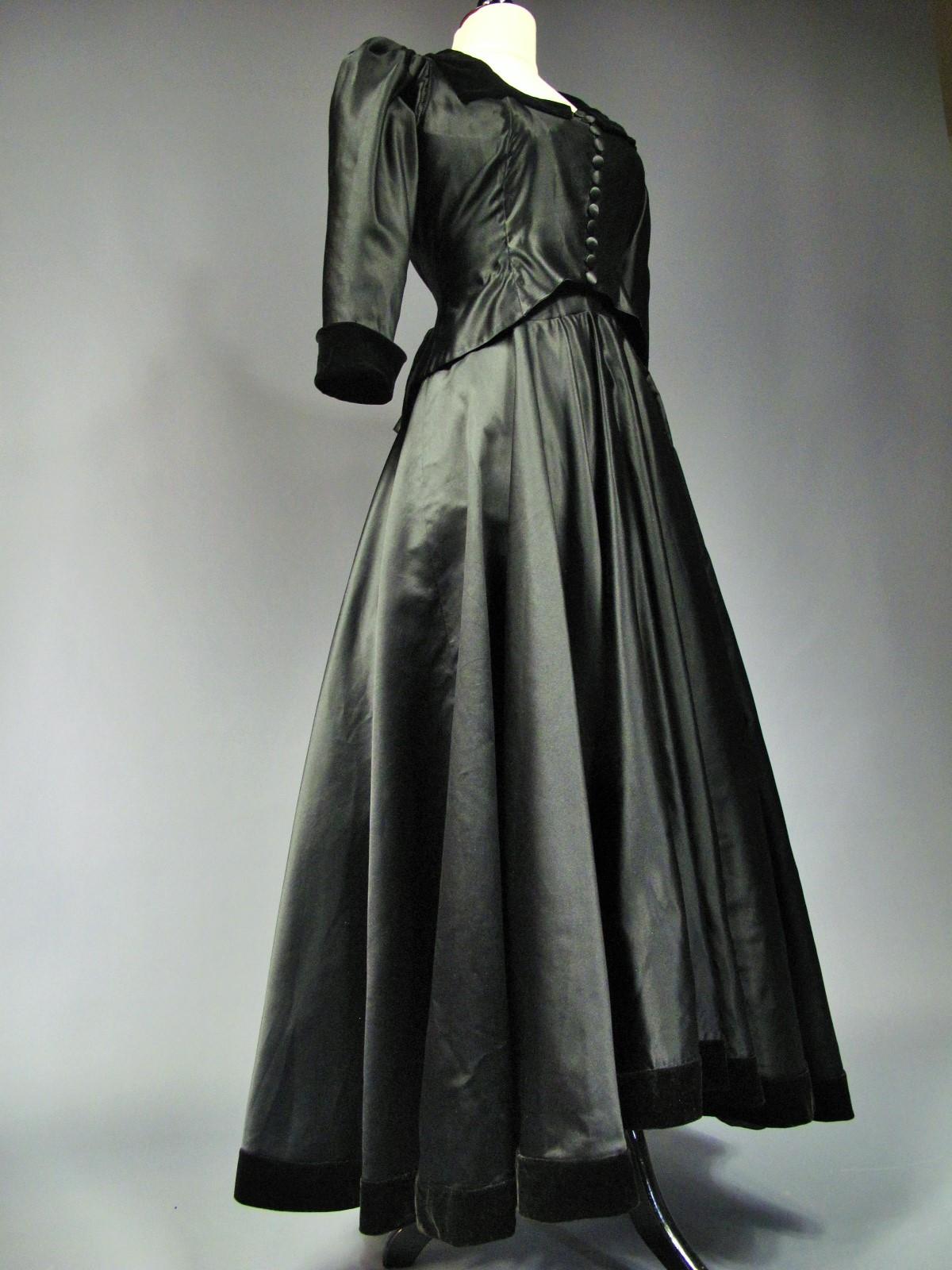 Maggy Rouff - Robe de soirée haute couture en satin noir et velours, circa 1935 en vente 7