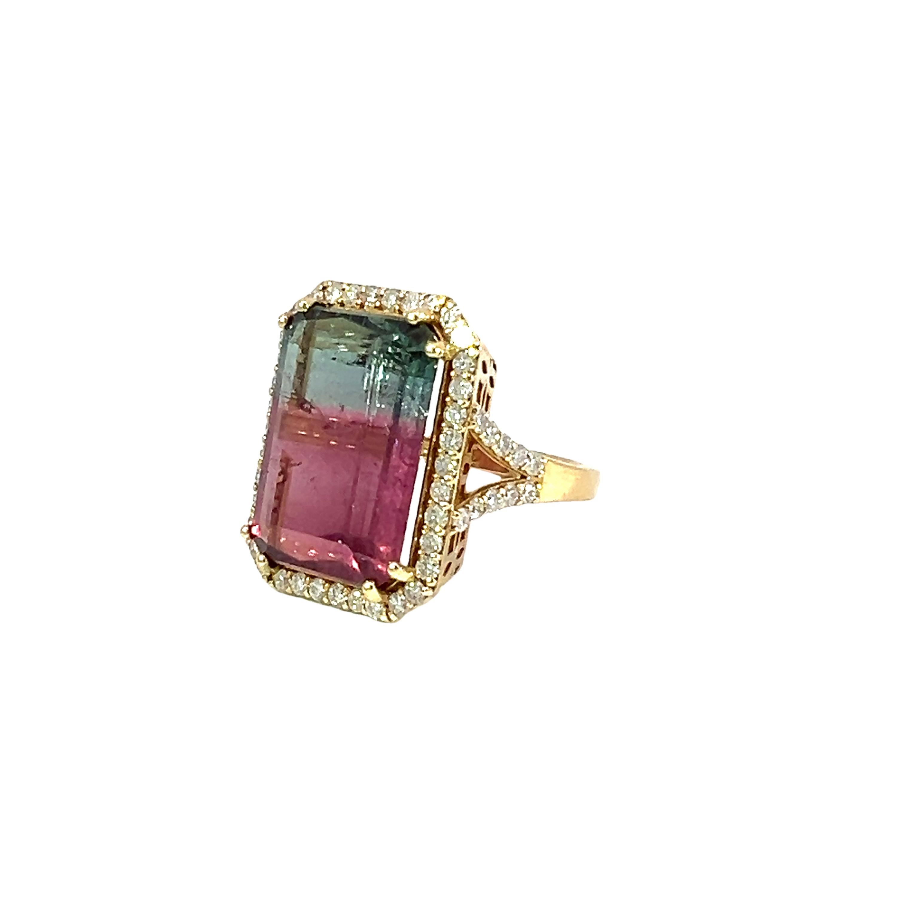 Un magnifico anello con tormalina e diamante in oro 18 carati In condizioni Nuovo in vendita a New York, NY